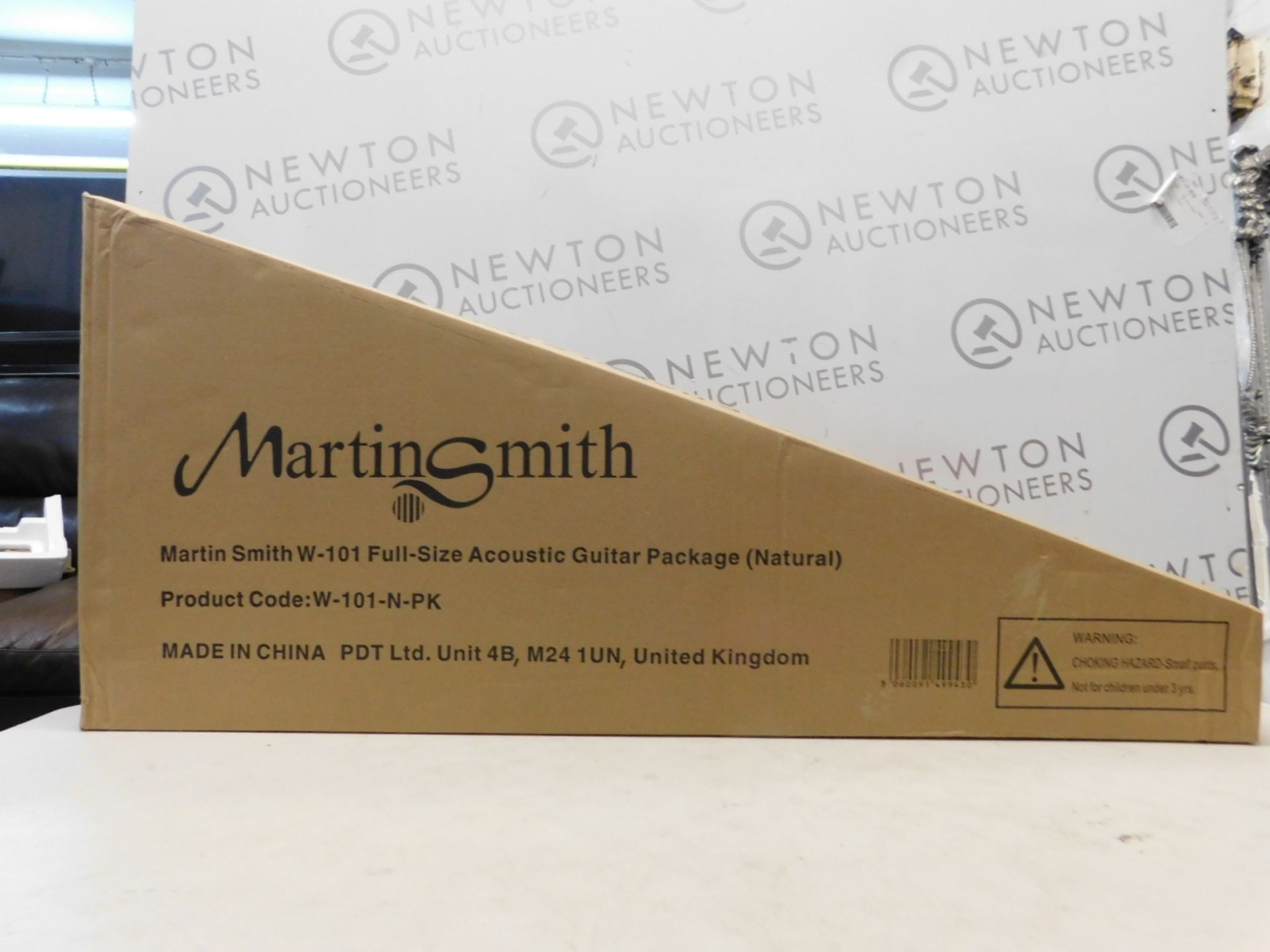 1 BOXED MARTIN SMITH W-101-N-PK ACOUSTIC GUITAR RRP Â£69
