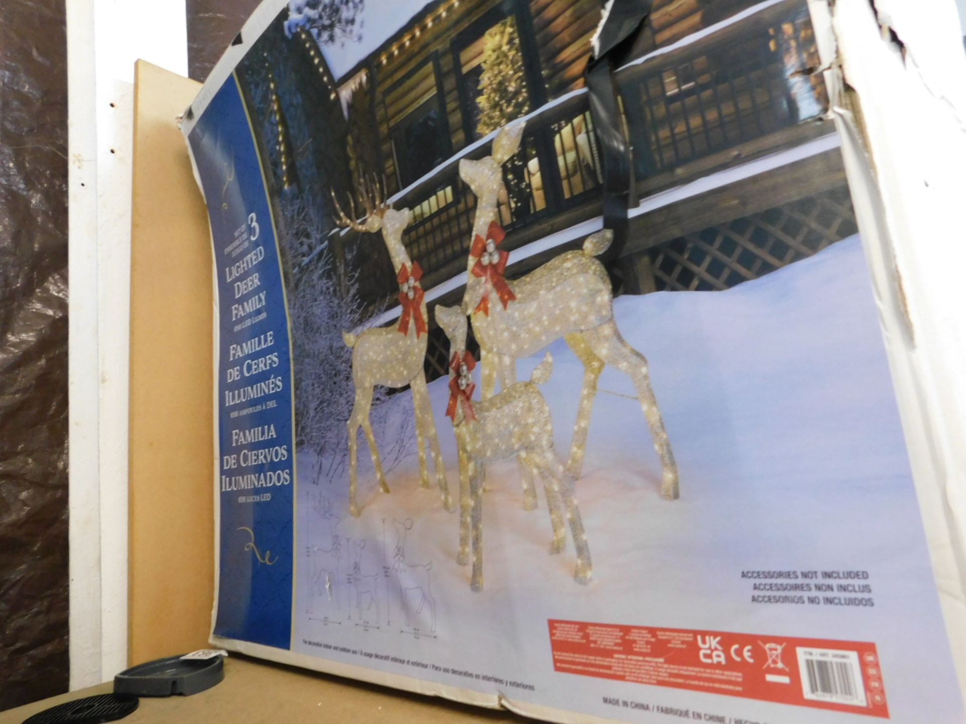 1 BOXED 76 INCHES (1.9M) INDOOR / OUTDOOR CHRISTMAS REINDEER FAMILY SET OF 3 WITH LED LIGHTS RRP Â£