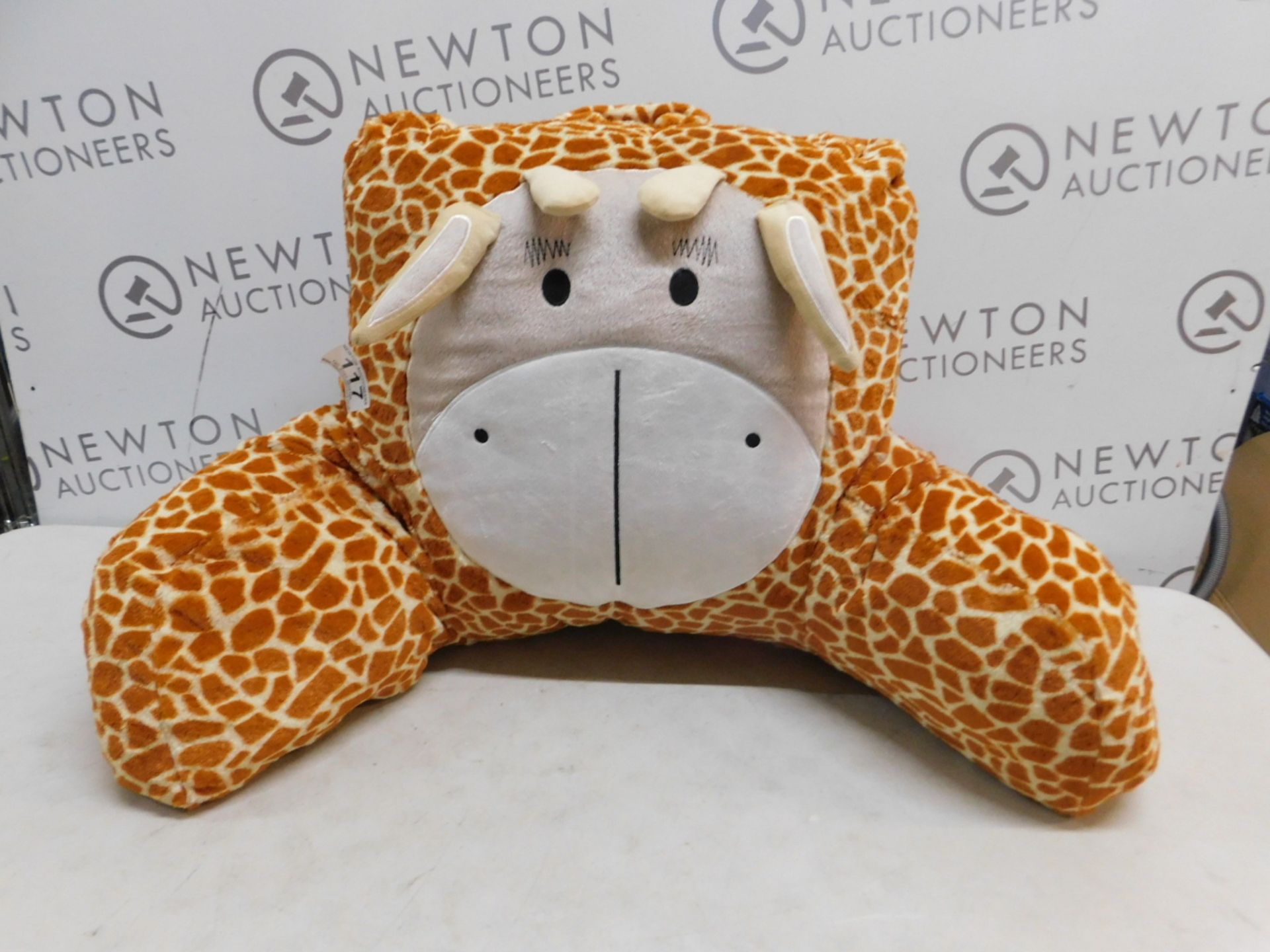 1 ARLEE HOME FASHION CUSHION RRP Â£39