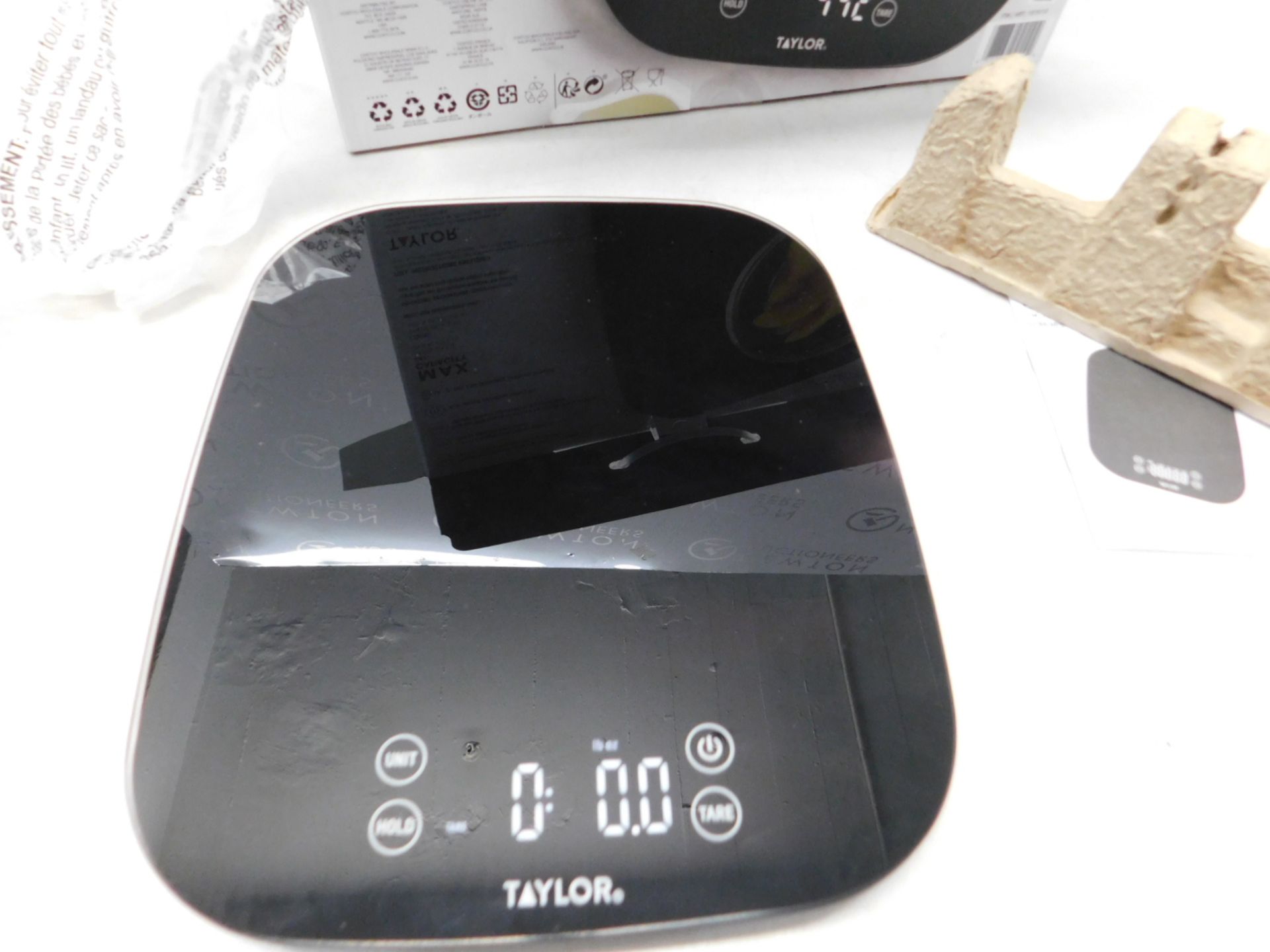 1 BOXED TAYLOR DIGITAL KITCHEN SCALE RRP Â£29.99