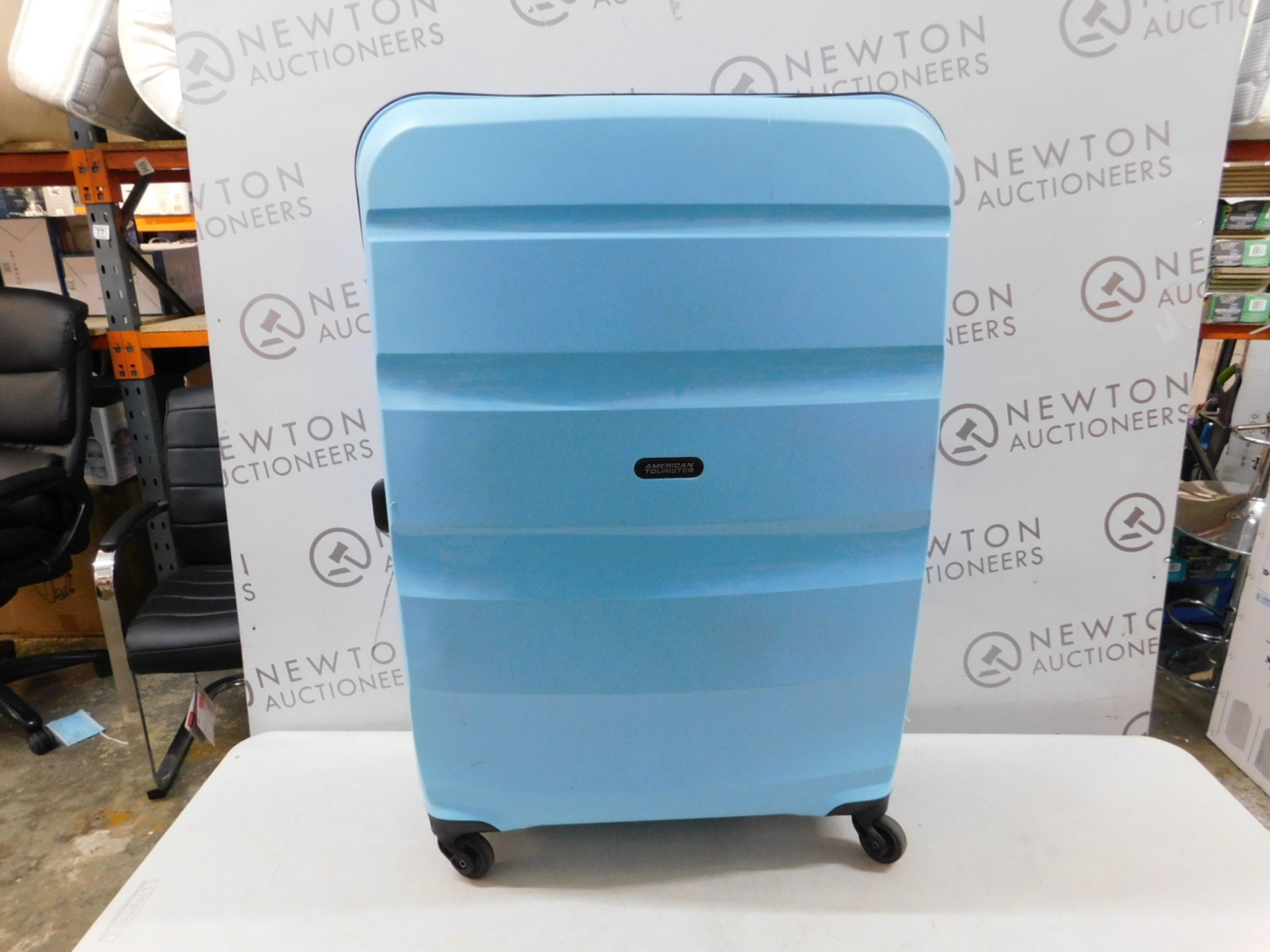 1 AMERICAN TOURISTER SKY BLUE LARGE HARDSIDE SPINNER CASE RRP Â£69