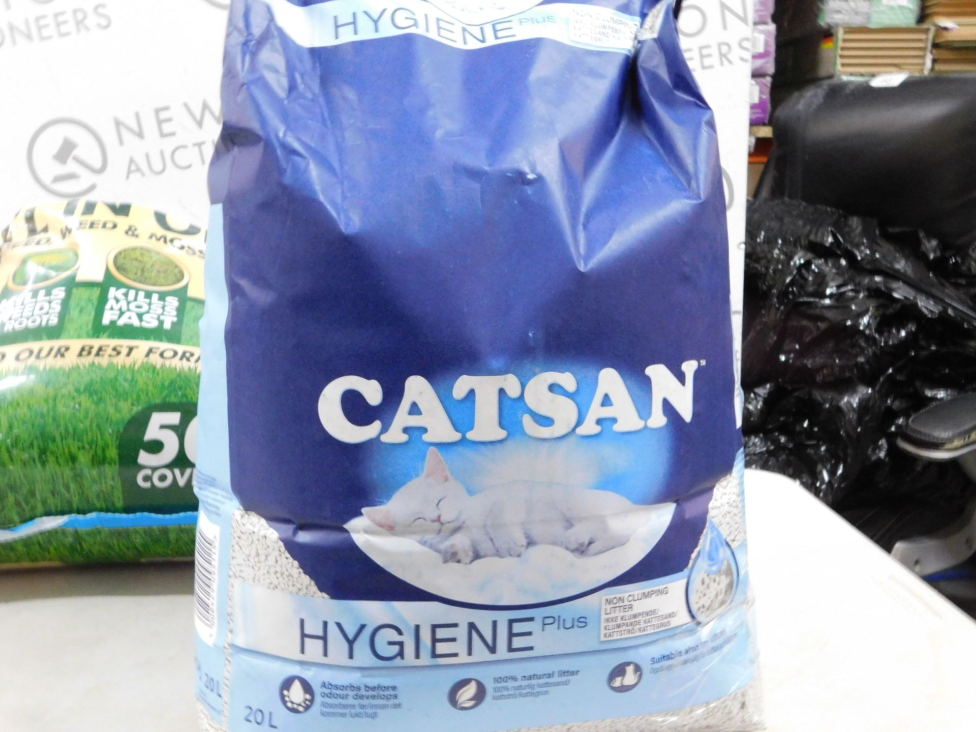 1 BAG OF CATSAN CAT LITTER RRP Â£34.99