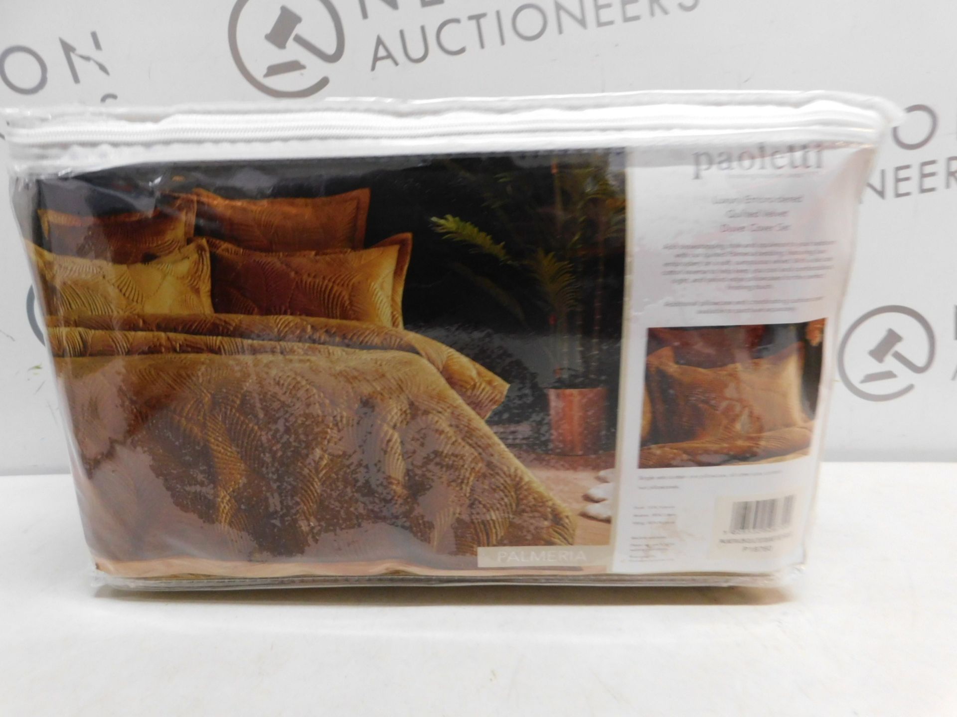 1 BAGGED PAOLETTI DOUBLE SIZE LUXURY EMBROIDED QUILTED VELVET DUVET COVER SET RRP Â£129