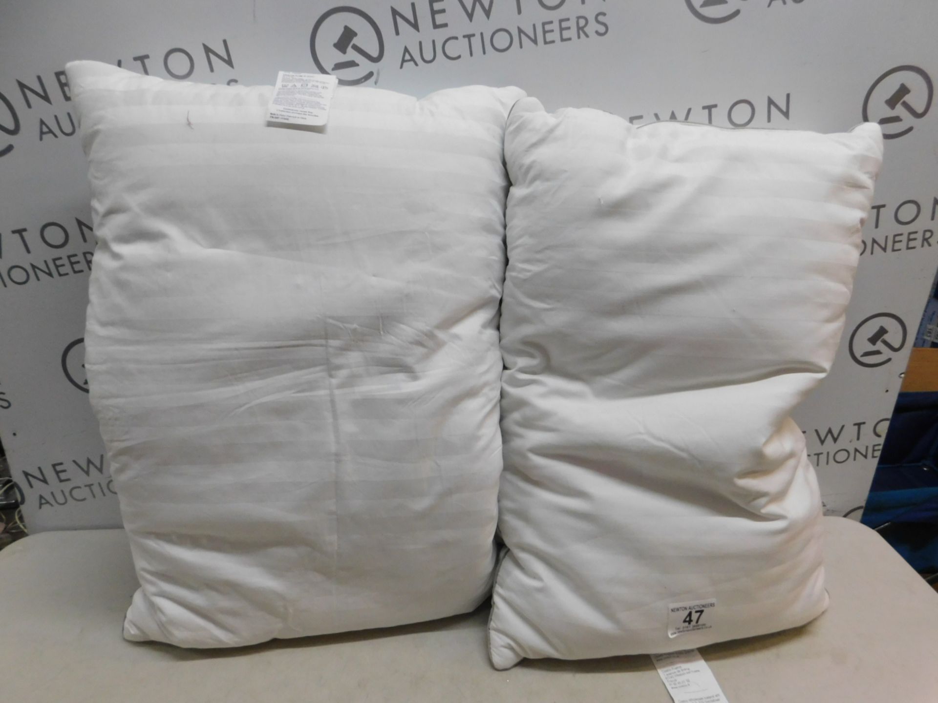 1 SET OF 2 HOTEL GRAND DOUBLE TOP GOOSE FEATHER & GOOSE DOWN PILLOWS RRP Â£39.99