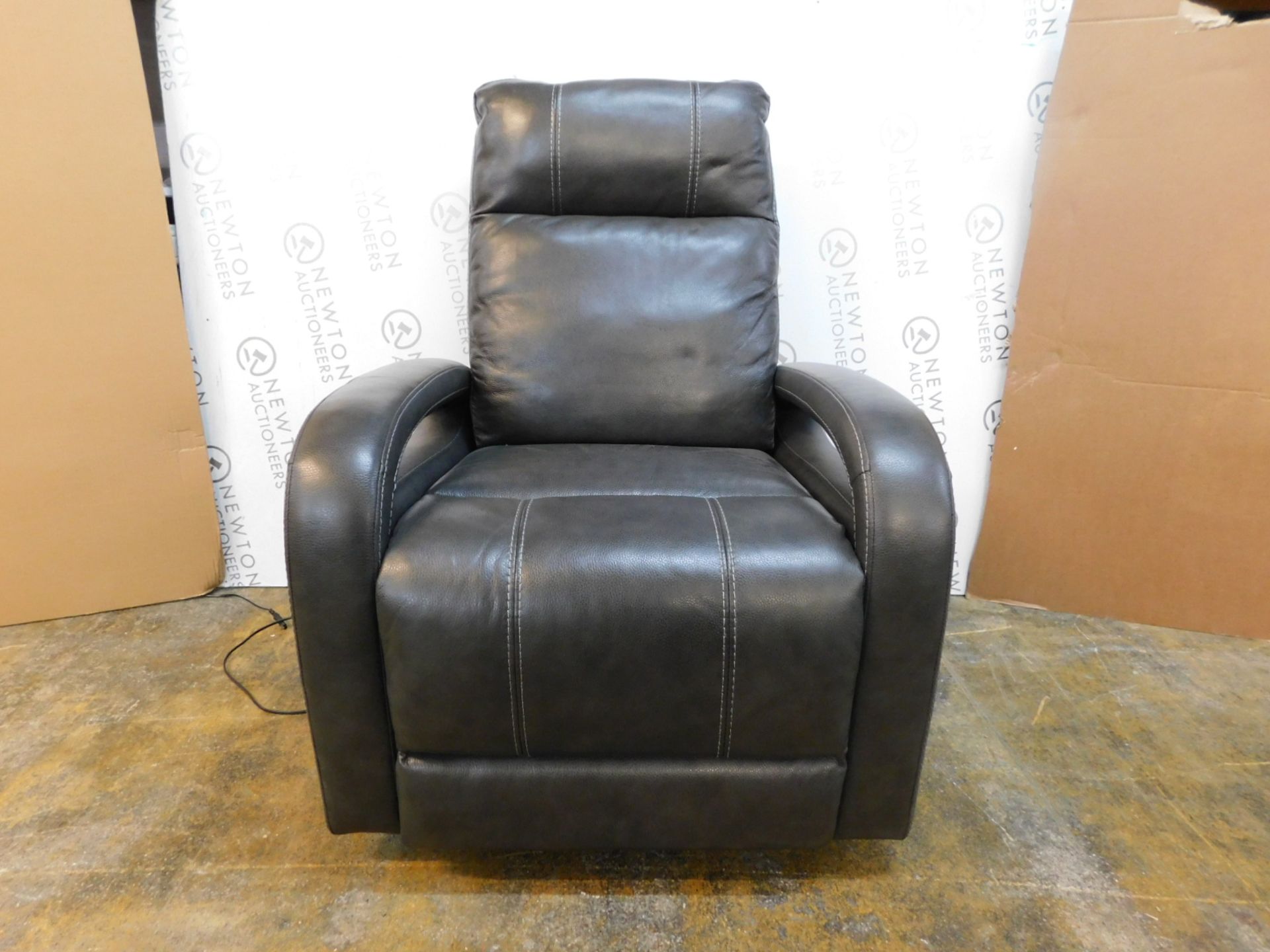 1 PULASKI SLATE GREY LEATHER ELECTRIC RECLINER RRP Â£299