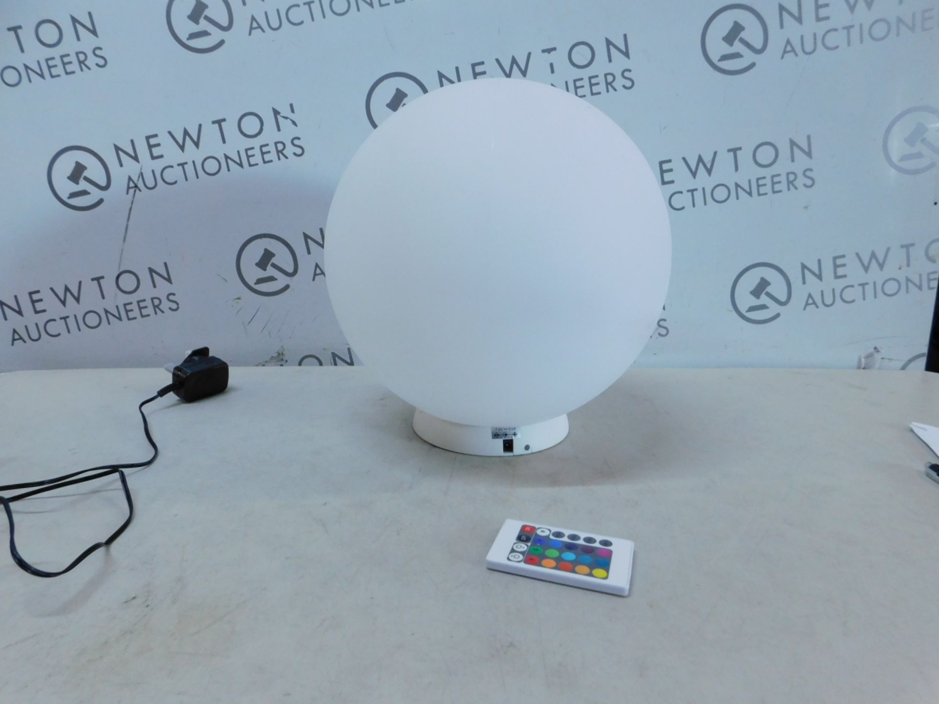 1 NOVA RICO 30CM ILLUMINATED GLOBE RRP Â£59