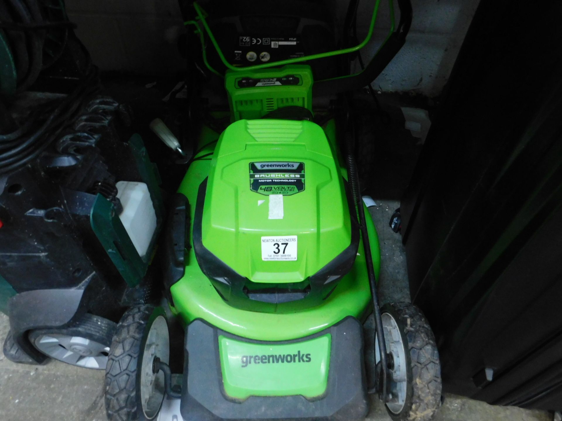 1 GREENWORKS 48V CORDLESS 46CM SELF PROPELLED LAWN MOWER WITH 2 BATTERIES & CHARGER RRP Â£429.99