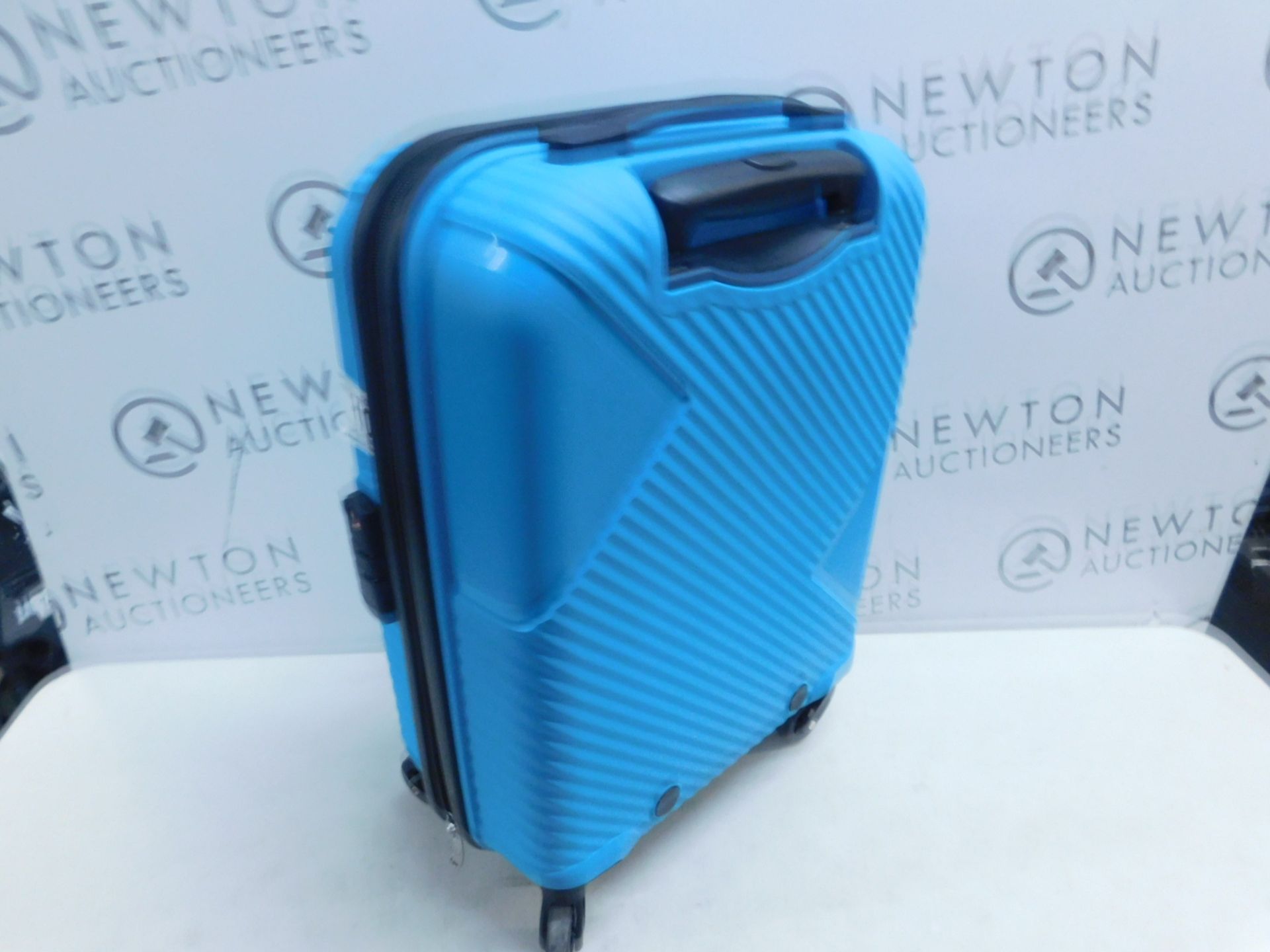 1 AMERICAN TOURISTER TURQUOISE HARDSIDE HAND SPINNER CASE RRP Â£69