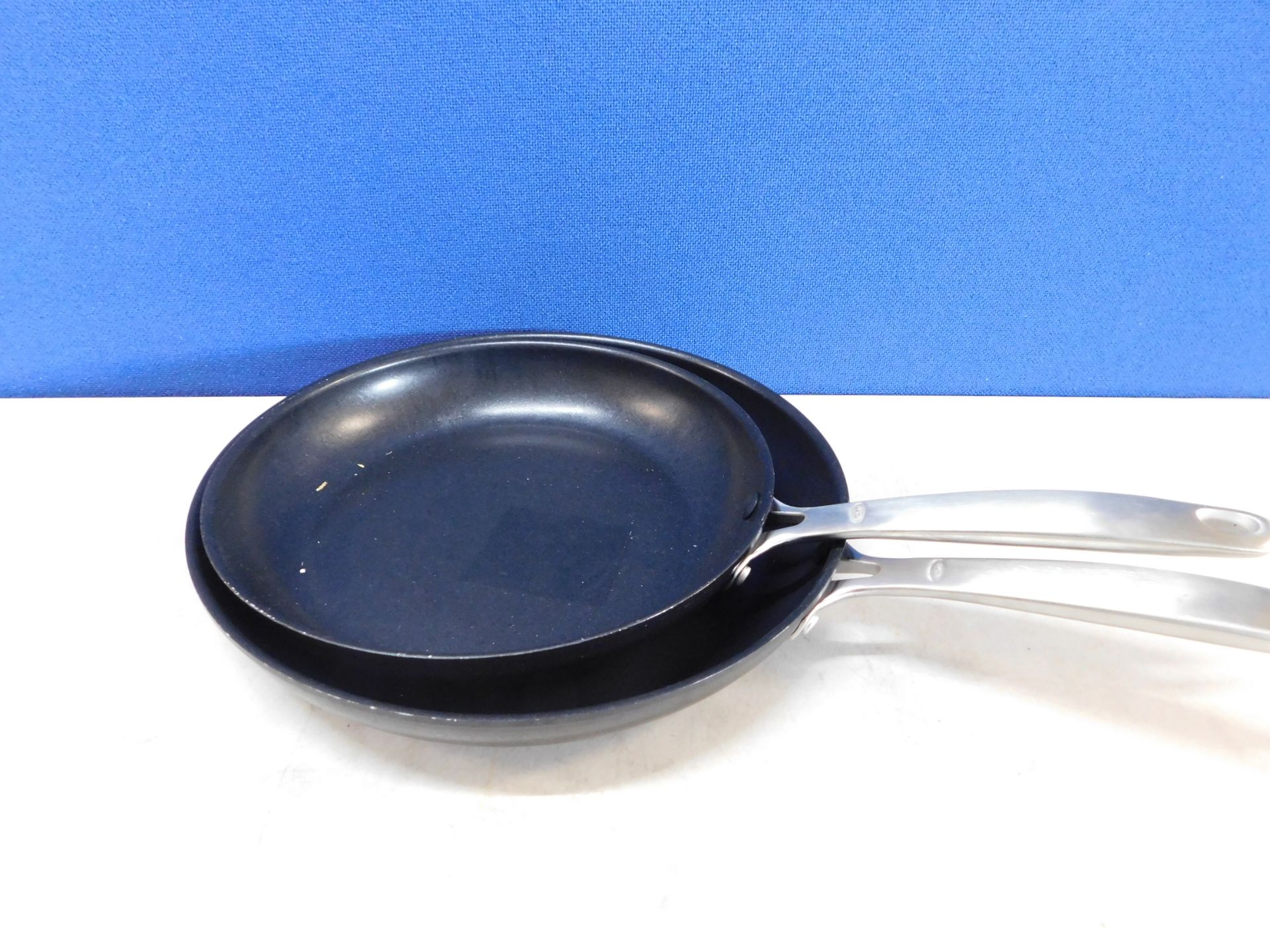 1 OXO SOFTWORKS NON-STICK FRYING PAN 2 PACK RRP Â£49