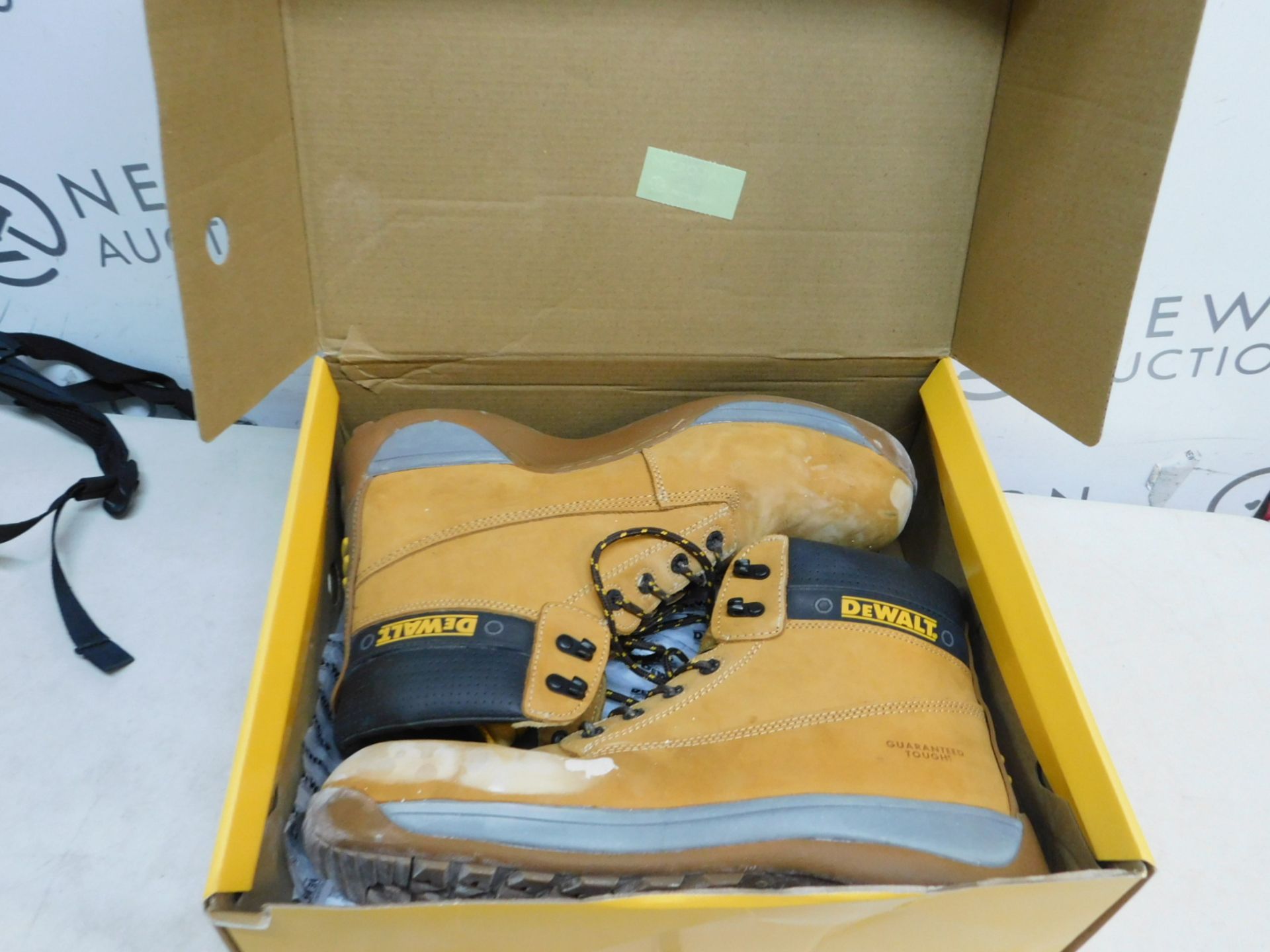 1 BOXED PAIR OF DEWALT INDUSTRIAL FOOTWEAR STEEL TOE/STEEL PLATE WORK BOOTS UK SIZE 12 RRP Â£69