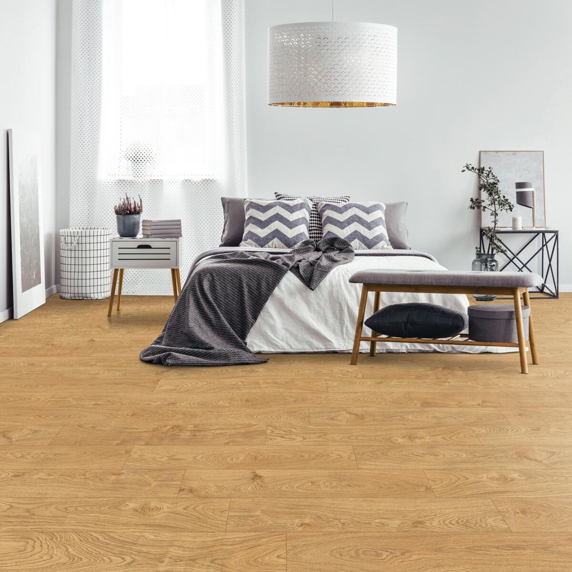 1 BOXED GOLDEN SELECT TOASTED HONEY SPLASH SHIELD AC5 LAMINATE FLOORING WITH FOAM UNDERLAY (COVERS