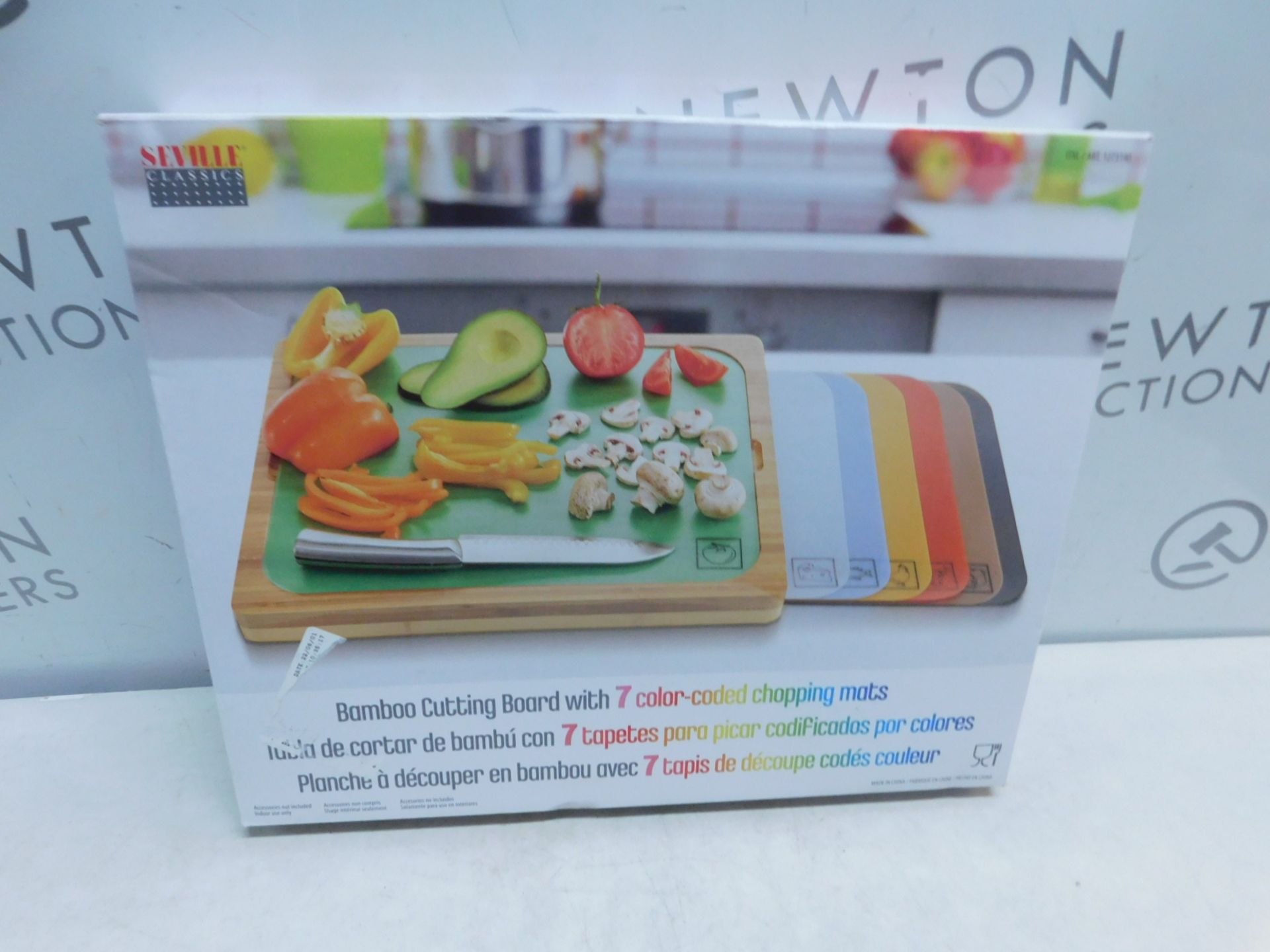 1 BOXED SEVILLE CLASSICS BAMBOO CHOPPING BOARD WITH 7 (APPROX) COLOUR-CODED MATS RRP Â£29.99