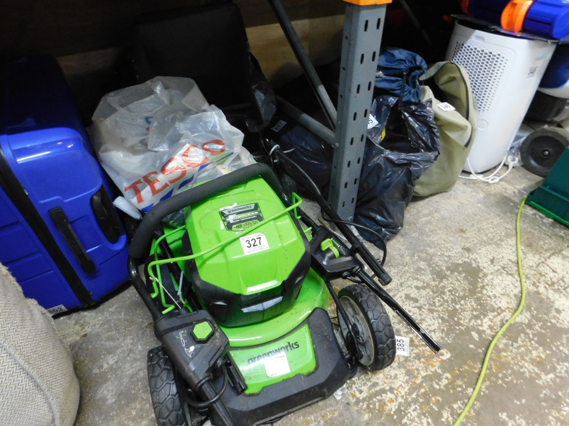 1 GREENWORKS 48V CORDLESS 46CM SELF PROPELLED LAWN MOWER WITH 2 BATTERIES AND CHARGER RRP Â£429.99