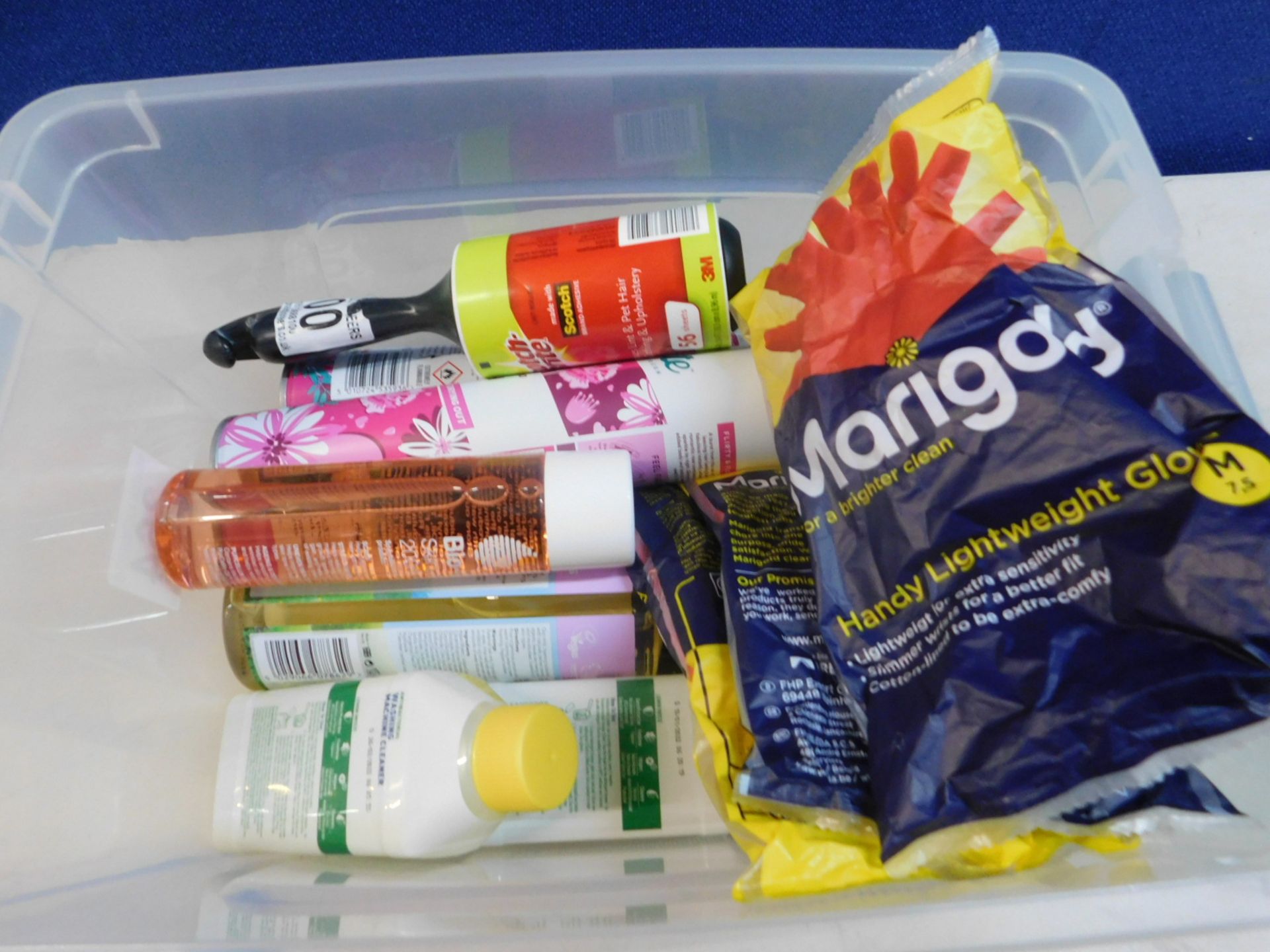 1 JOBLOT OF ASSORTED ITEMS INCLUDING: DRY SHAMPOO, BUBBLE BATH, WASHING MACHINE CLEANERS, SKINCARE