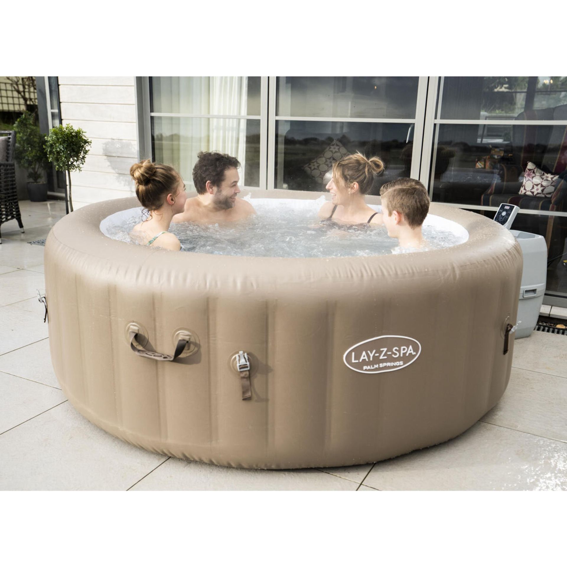 1 BOXED LAY-Z-SPA PALM SPRINGS INFLATABLE 4-6 PERSON SPA RRP Â£499 (PICTURES FOR ILLUSTRATION