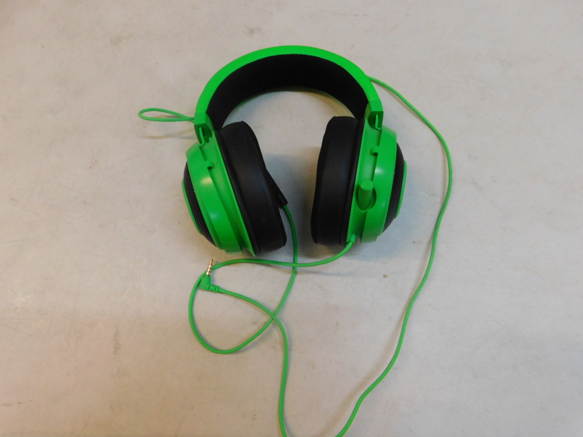 1 RAZER KRAKEN GAMING HEADSET IN GREEN RRP Â£64.99