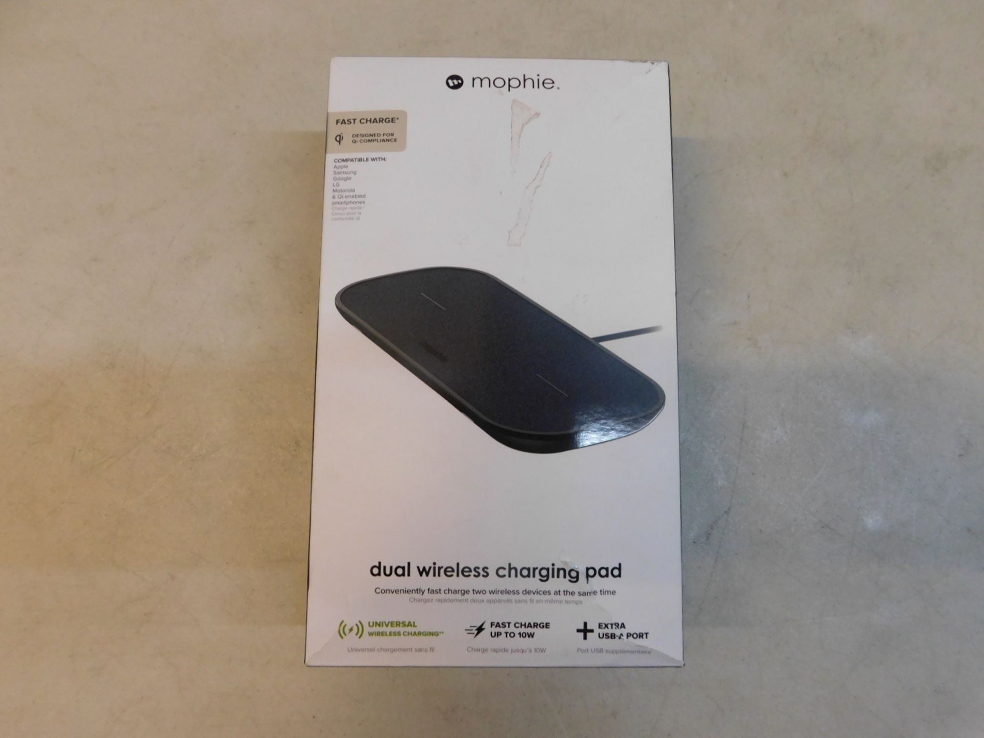 1 BOXED MOPHIE 3-IN-1 WIRELESS CHARGING PAD RRP Â£129.99