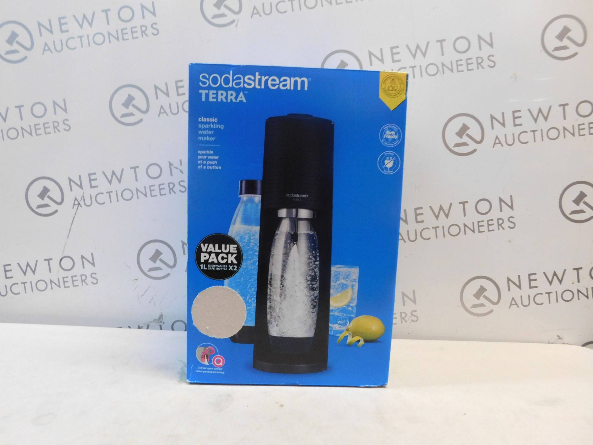 1 BOXED SODASTREAM SPIRIT ONE TOUCH ELECTRIC SPARKLING WATER MAKER RRP Â£129.99