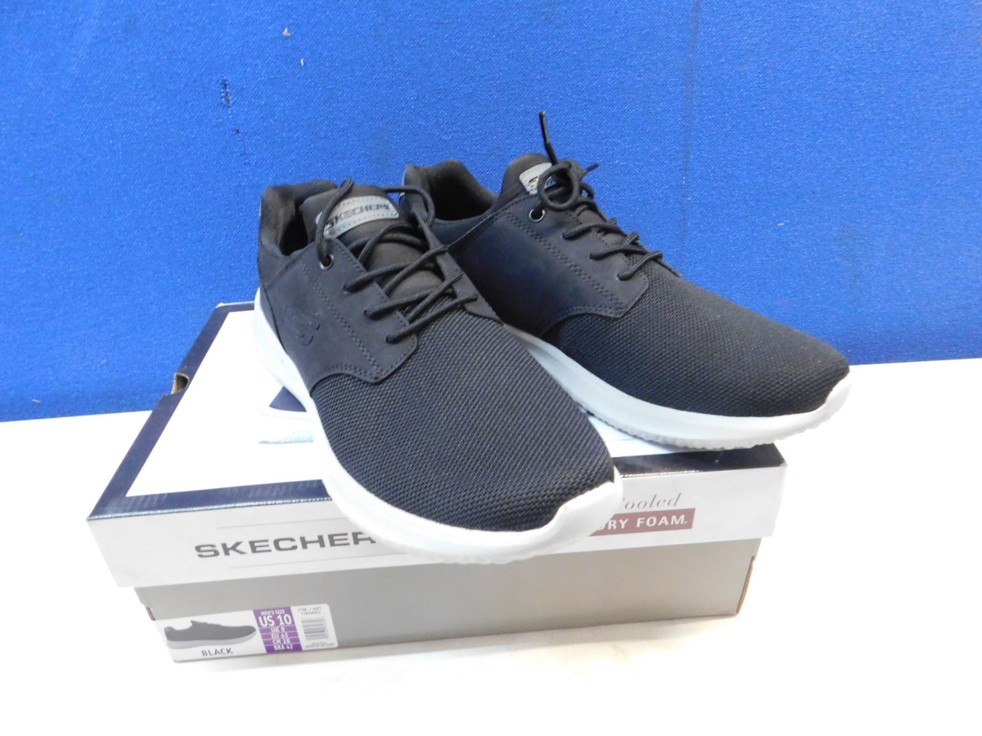 1 BOXED SKETCHERS AIR COOLED MEMORY FORM TRAINERS (SIZE 9)