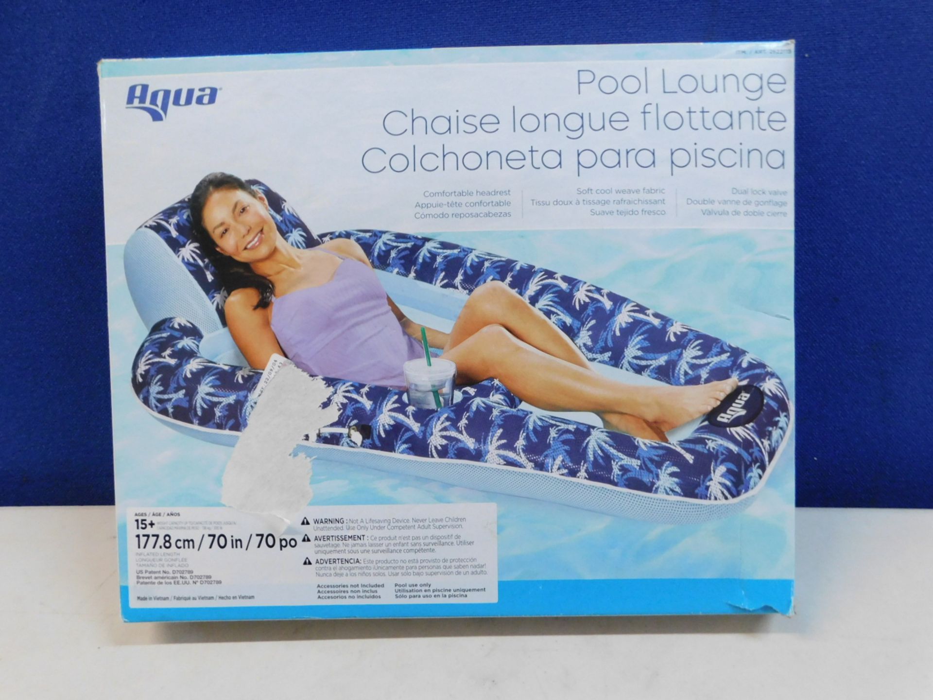 1 BOXED AQUA LUXURY POOL LOUNGE RRP Â£39.99