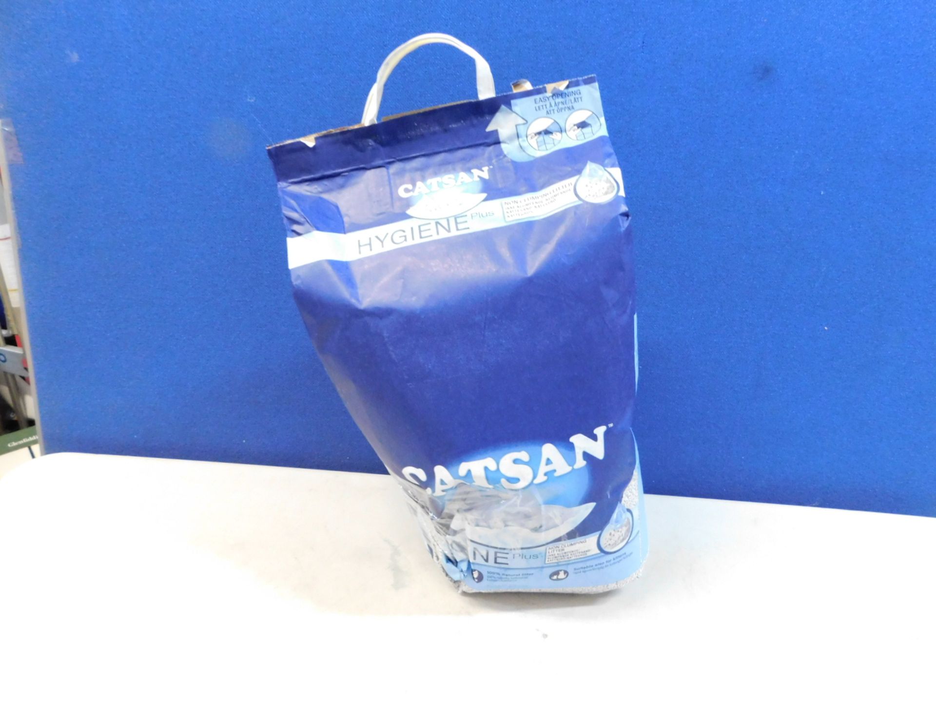 1 BAG OF CATSAN HYGIENE CAT LITTER RRP Â£29.99