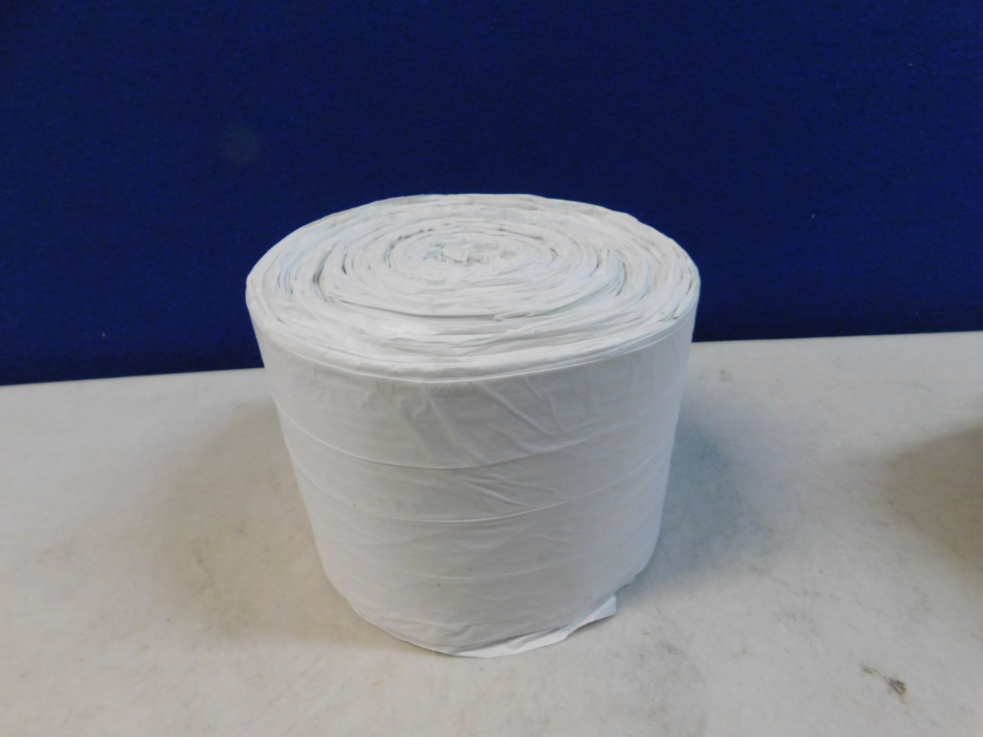 1 ROLL OF WHITE KITCHEN BIN BAGS RRP Â£6.99