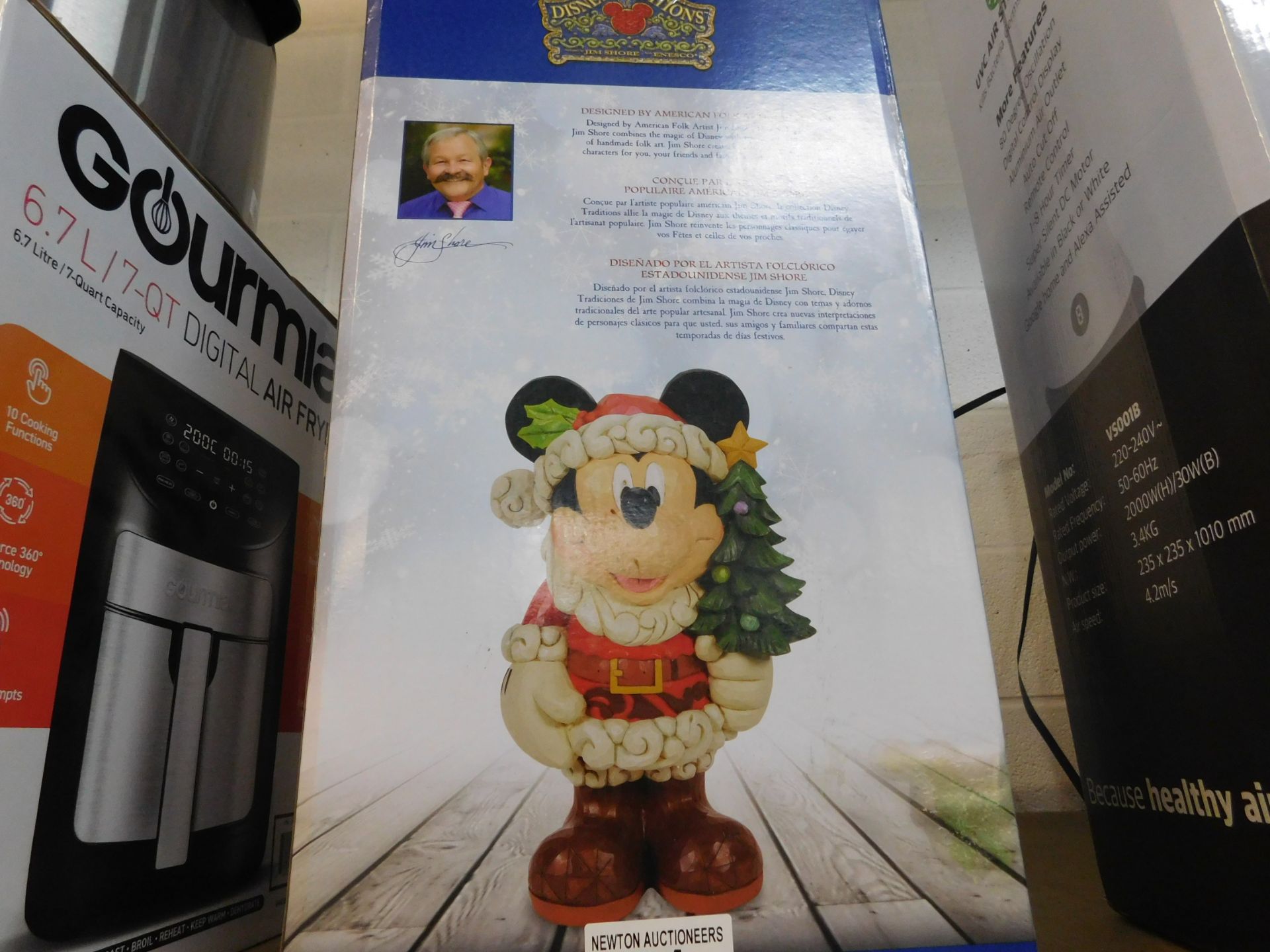 1 BOXED DISNEY 17 INCH (43 CM) MICKEY MOUSE OLD ST. MICK CHRISTMAS GREETER RRP Â£49