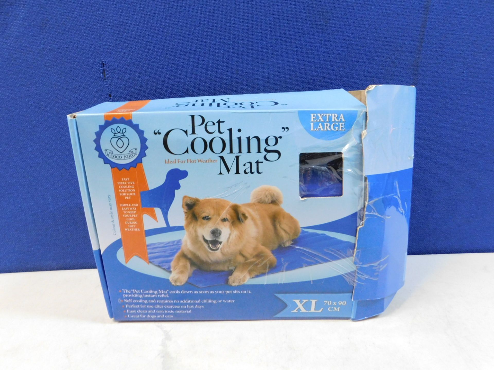 1 BOXED PET COOLING MAT XL RRP Â£14.99