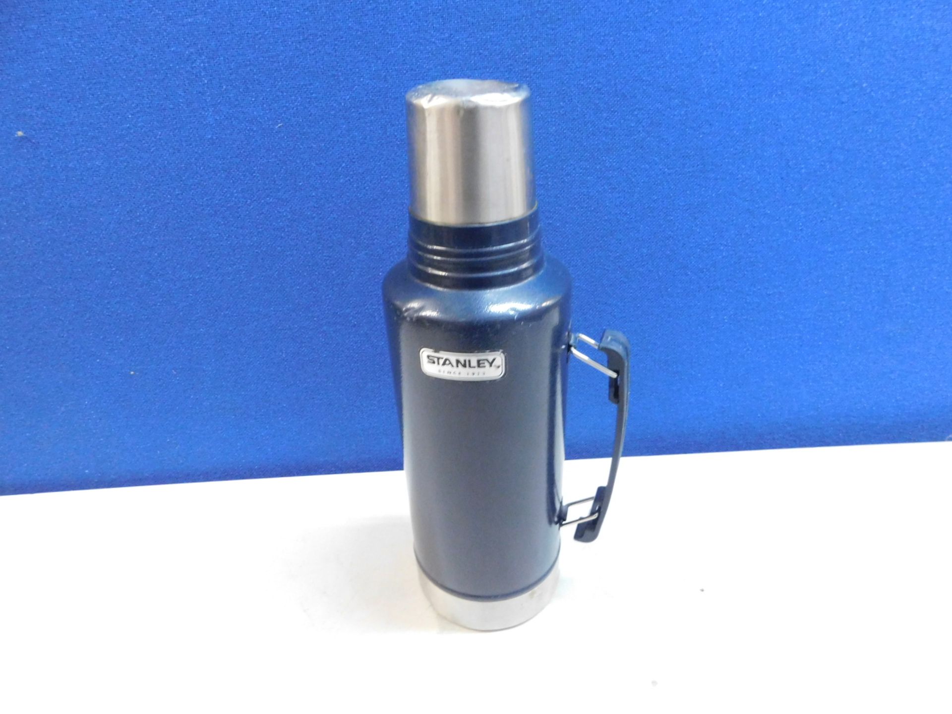 1 STANLEY VACUUM LARGE STAINLESS STEEL FLASK RRP Â£34.99