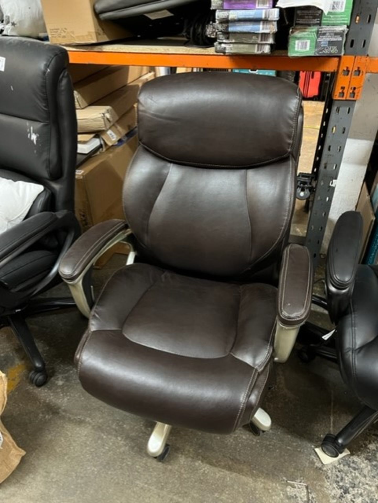 1 TRUE INNOVATIONS MAGIC BROWN BACK MANAGER CHAIR RRP Â£199