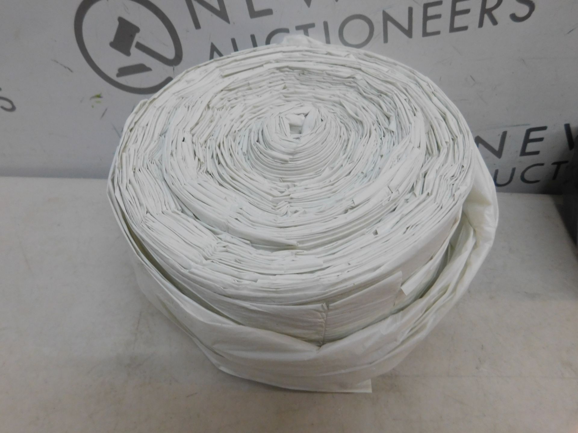 1 LARGE ROLL OF WHITE KITCHEN BIN BAGS RRP Â£19.99