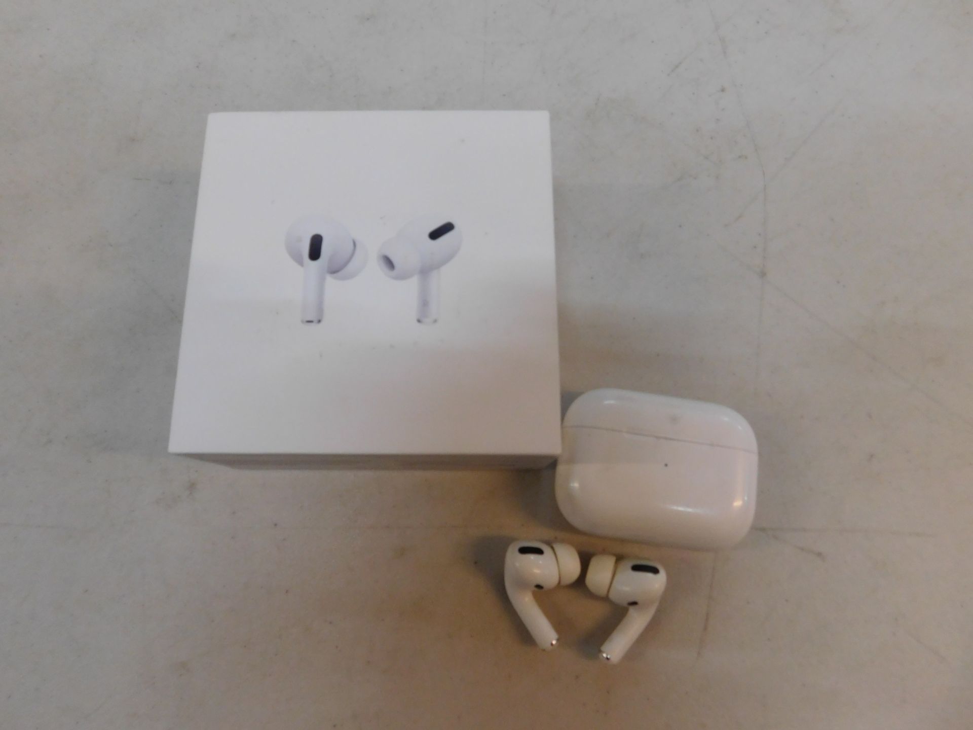 1 BOXED PAIR OF APPLE AIRPODS PRO BLUETOOTH EARPHONES WITH WIRELESS CHARGING CASE RRP Â£249.99 (