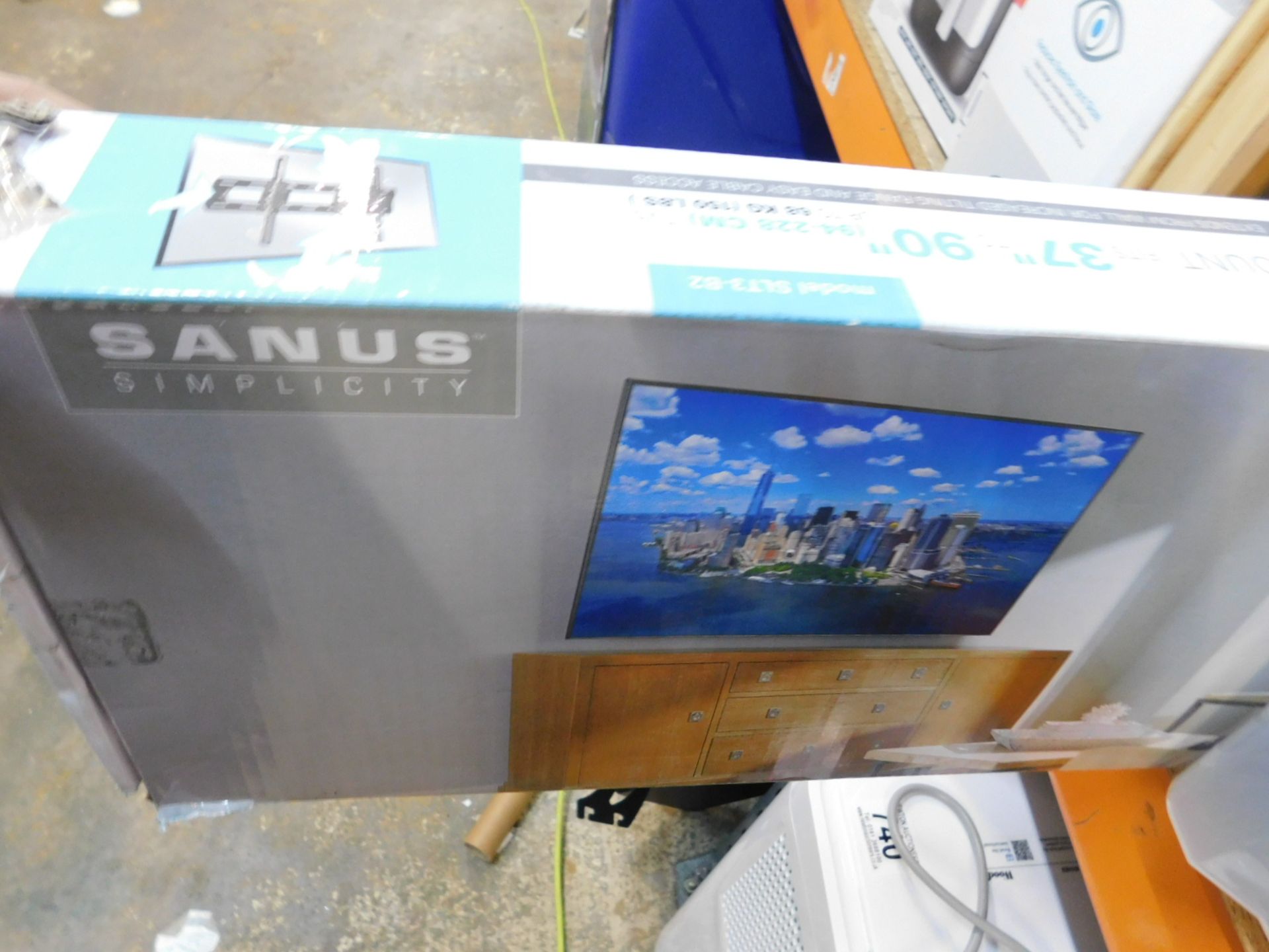 1 BOXED SANUS 22"-55" FULL MOTION TV WALL MOUNT RRP Â£89.99