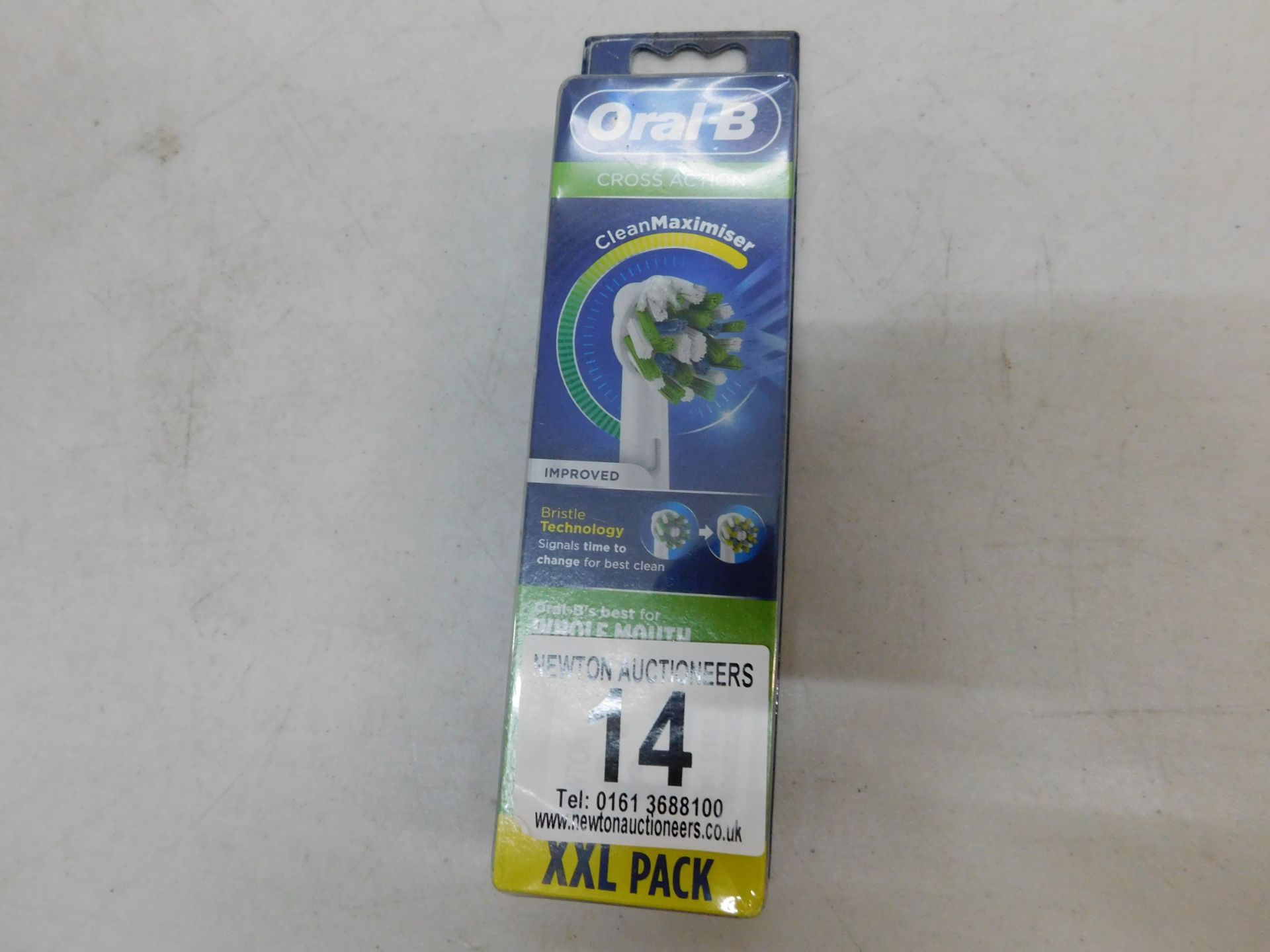 1 BRAND NEW PACK OF ORAL B CROSS ACTION TOOTHBRUSHES RRP Â£24.99