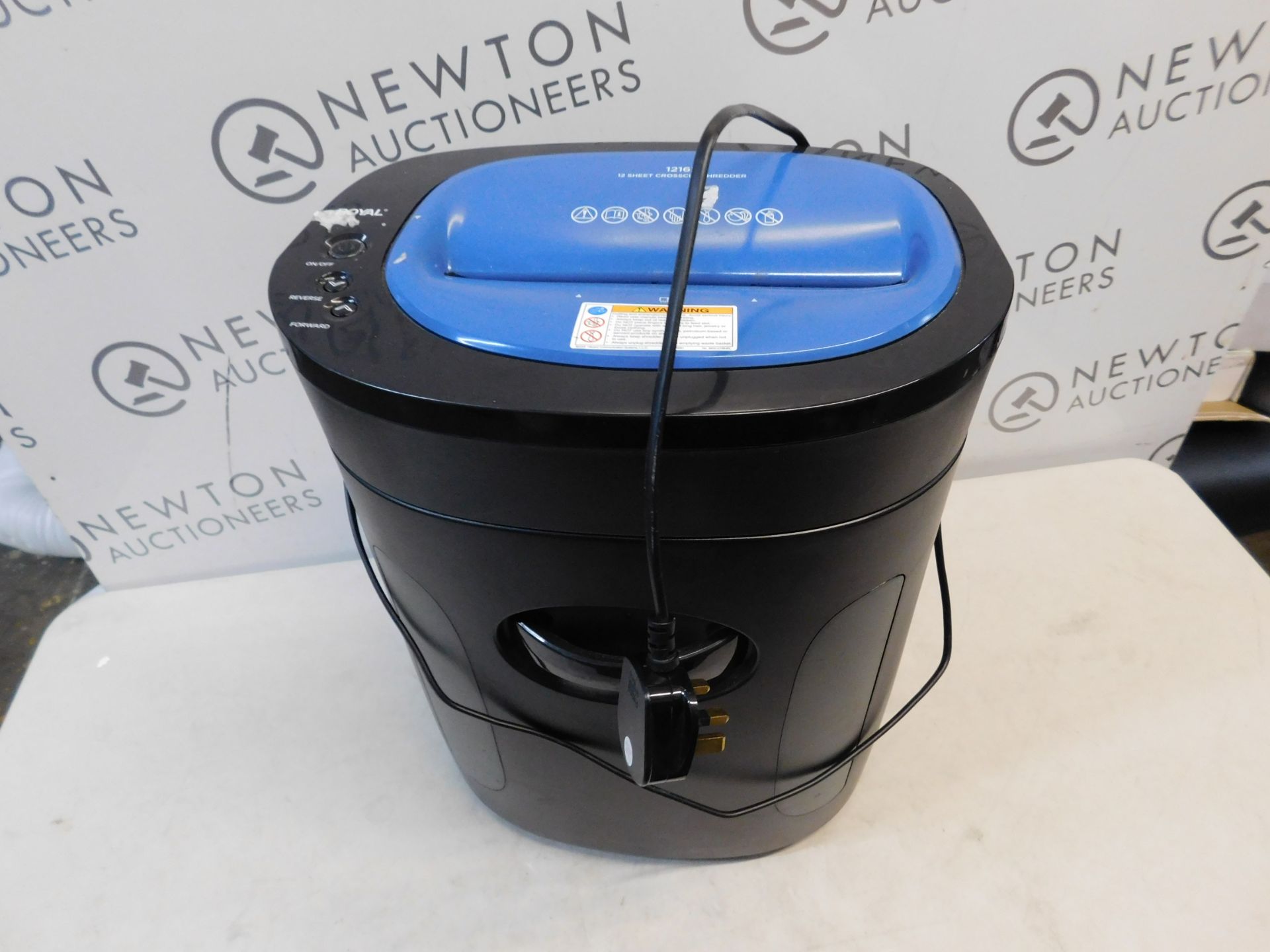 1 ROYAL 1216X 24L 12-SHEET CROSS CUT SHREDDER RRP Â£89.99