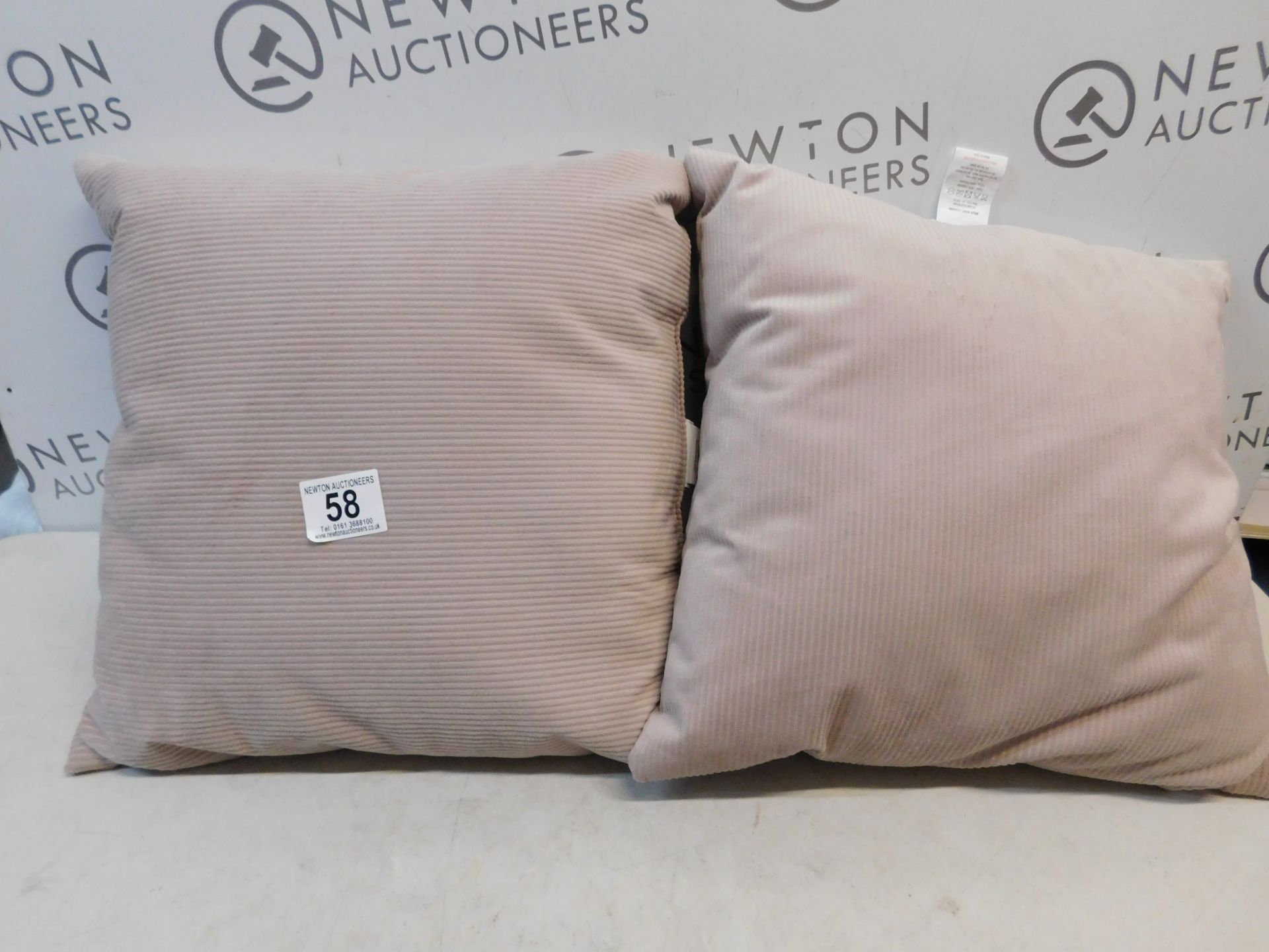 1 PAIR OF ARLEE HOME FASHION PINK CUSHIONS RRP Â£29