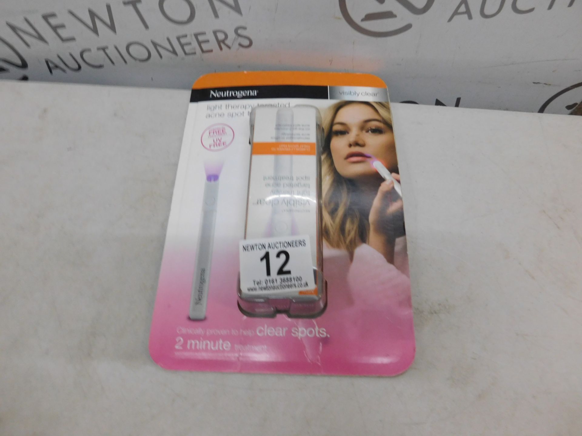 1 PACK OF NEUTROGENA VISIBLY CLEAR LIGHT THERAPY TARGETED ACNE SPOT TREATMENT RRP Â£29.99