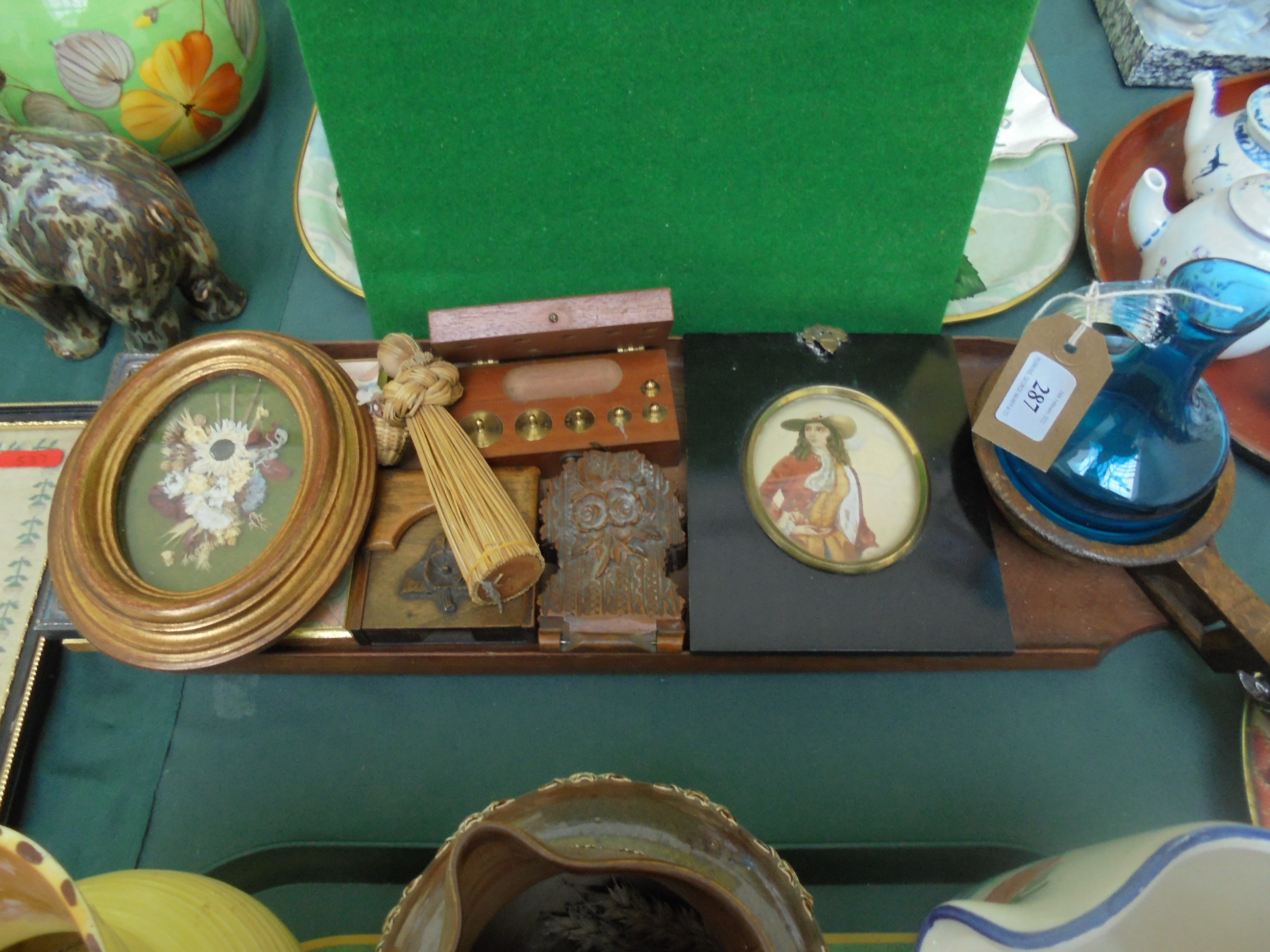 Magpie lot incl. treen pocket watch holders, miniature brass tray weights etc