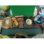 Magpie lot incl. treen pocket watch holders, miniature brass tray weights etc