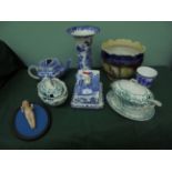 Blue and white and green and white ware incl.