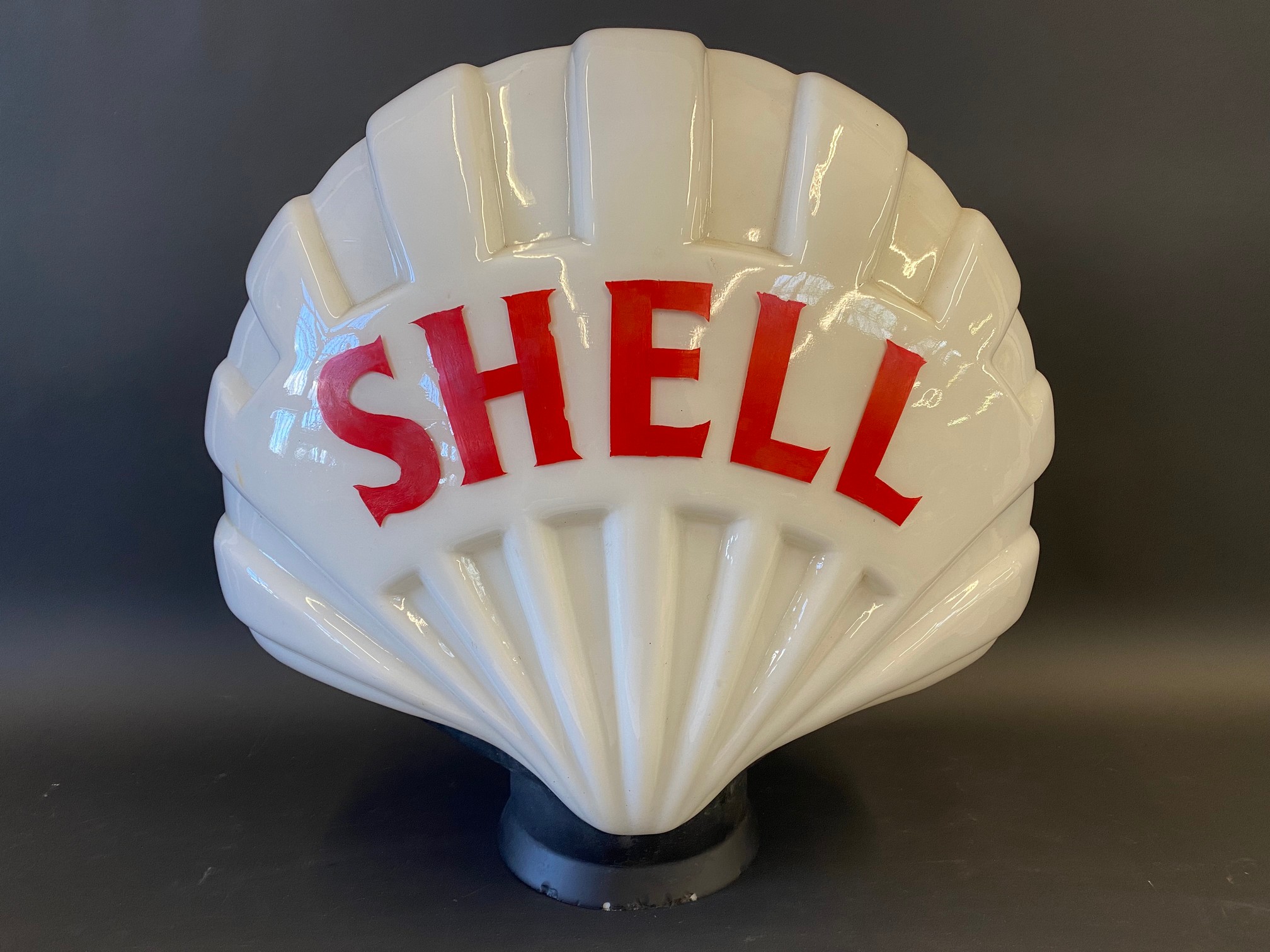 A 'Fat' Shell glass petrol pump globe, in good condition, fully stamped underneath 'Property of - Image 2 of 4