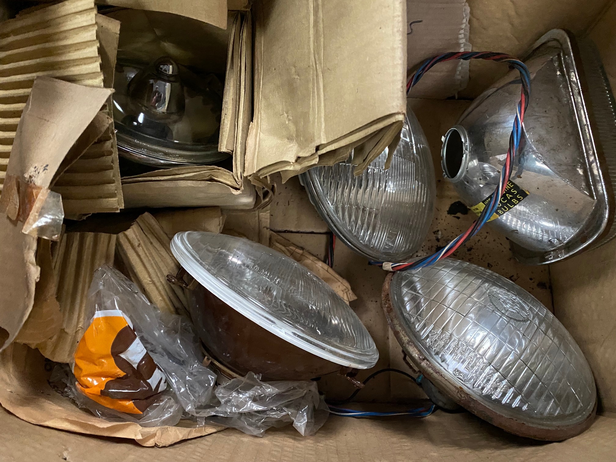 A box of mostly n.o.s. rubber door seals, rubber grommits etc, a box of lamps, sealed beam including - Image 3 of 4