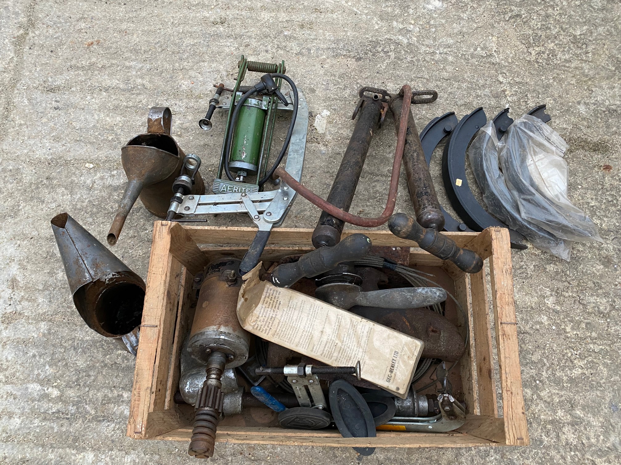A quantity of assorted Riley parts including a silent third gearbox top and lever, workshop tools