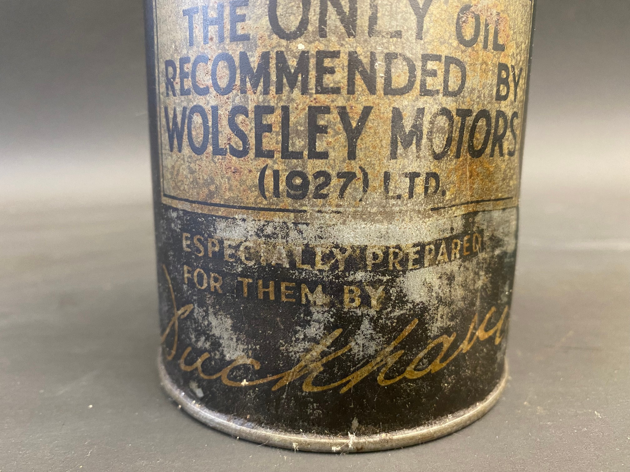 A rare Duckham's Wolseley Rear Axle Compound cylindrical quart can. - Image 2 of 9