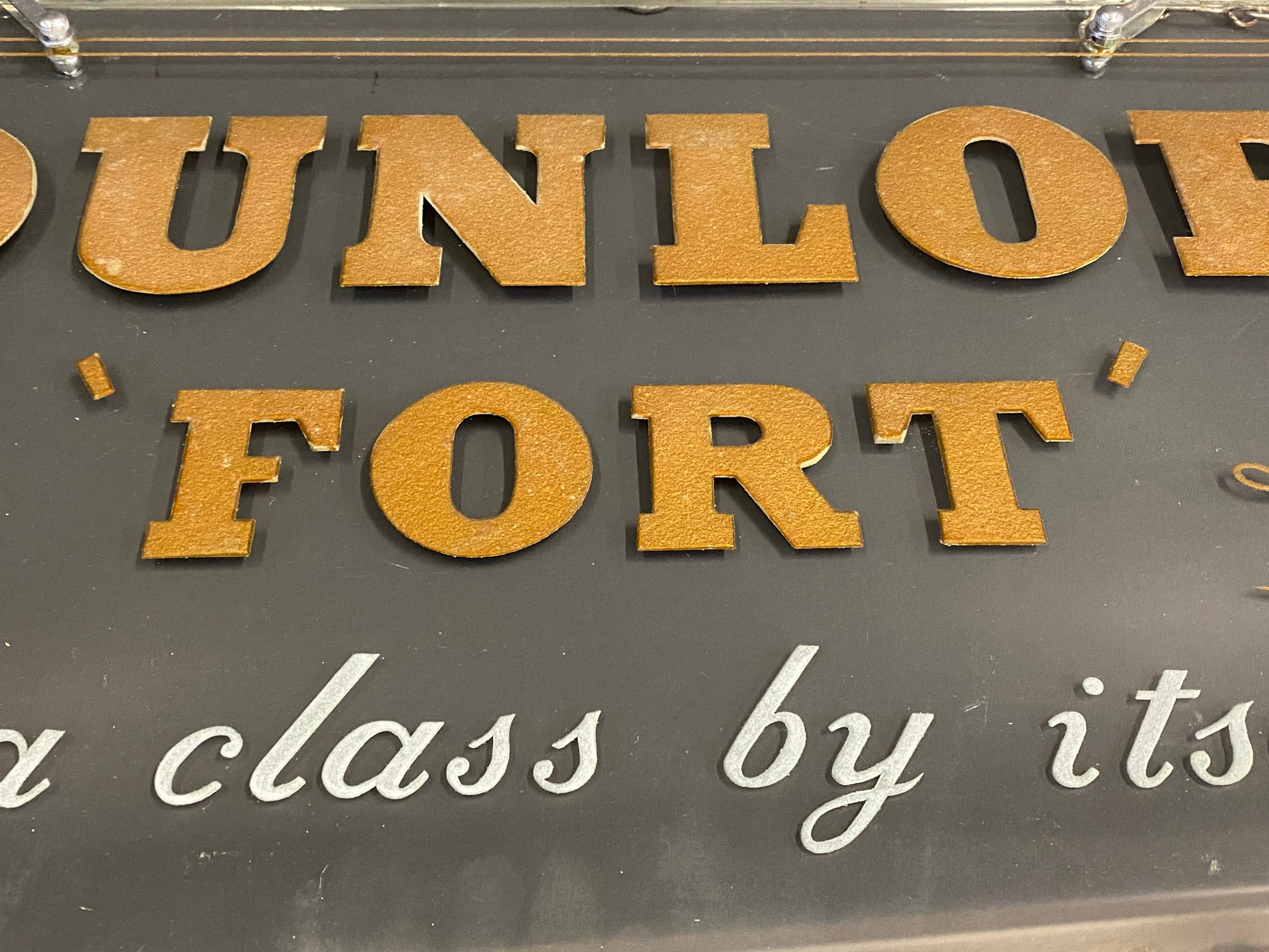 A Dunlop Fort glass showroom sign with reverse etched gilded letters, and hanging chain, 22 x 12". - Image 4 of 6