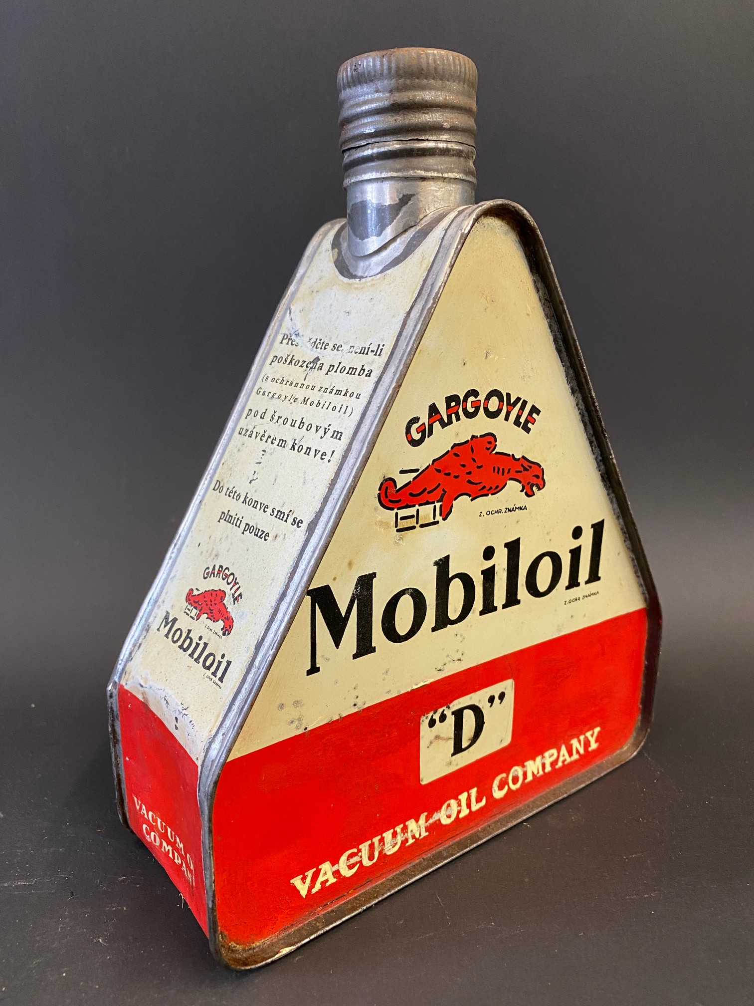 A Continental Gargoyle Mobiloil triangular 'D' grade can. - Image 2 of 6