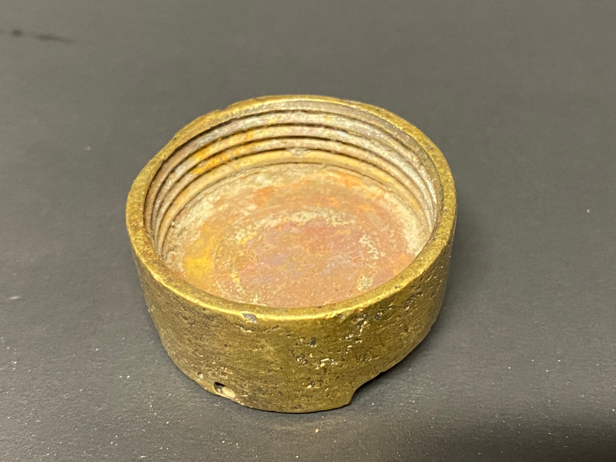 A small Shell two gallon petrol can cap, 1 1/2" diameter. - Image 2 of 2