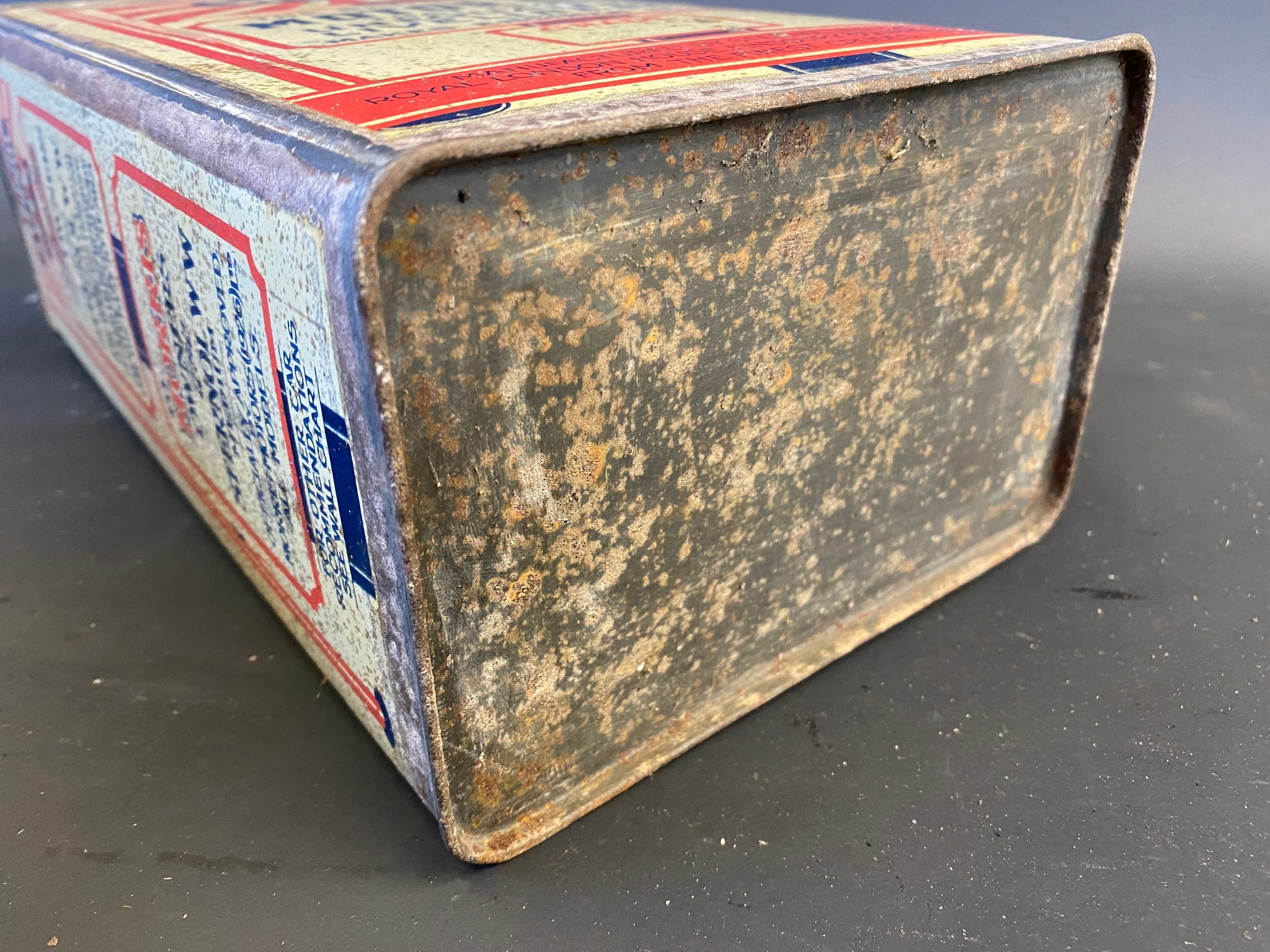 A Sternol Motor Oil gallon can in good condition. - Image 6 of 6