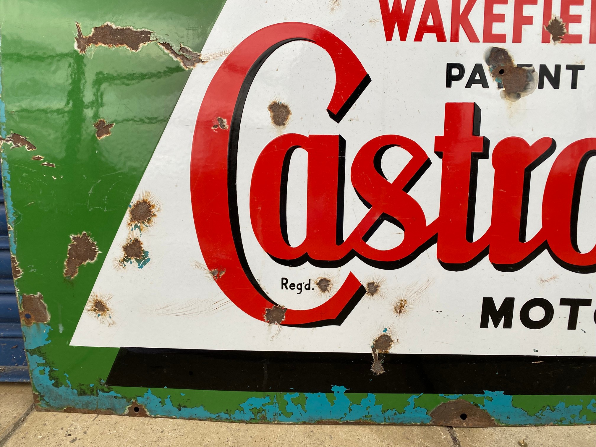 A large Wakefield Castrol 'Let us drain your sump' rectangular enamel sign, 48 x 36". - Image 5 of 6