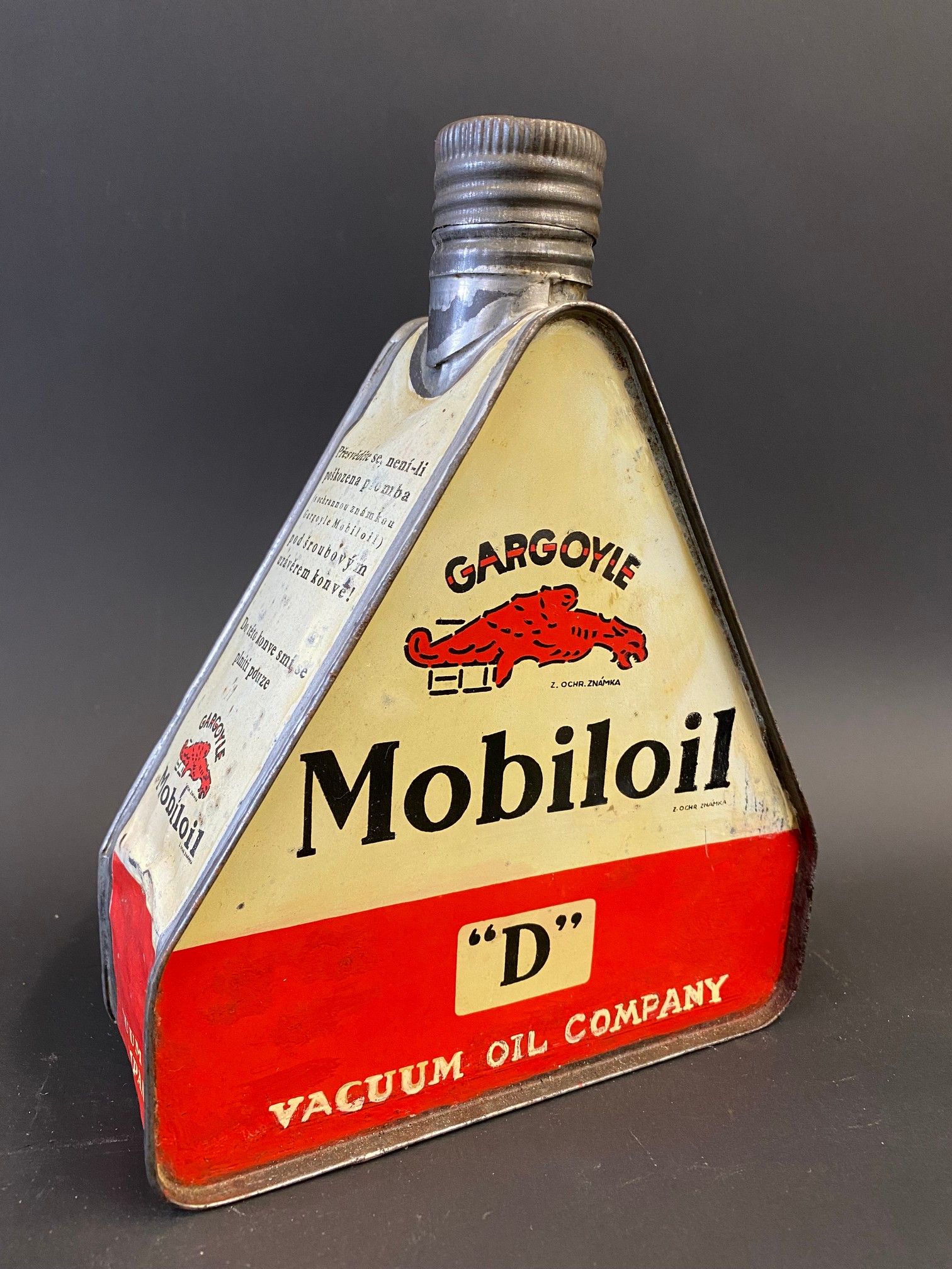 A Continental Gargoyle Mobiloil triangular 'D' grade can.